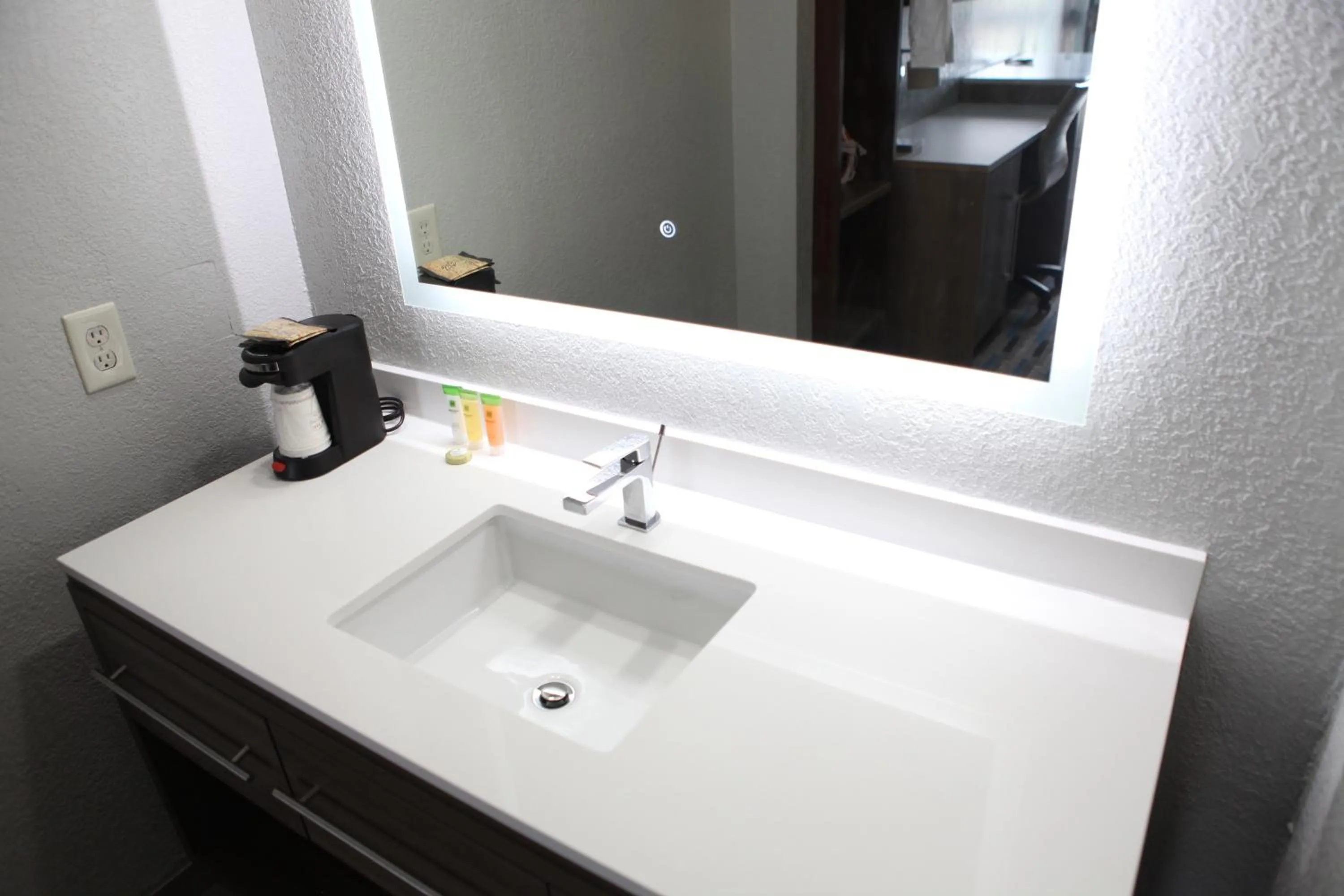 Bathroom in Budgetel Inn & Suites Memphis