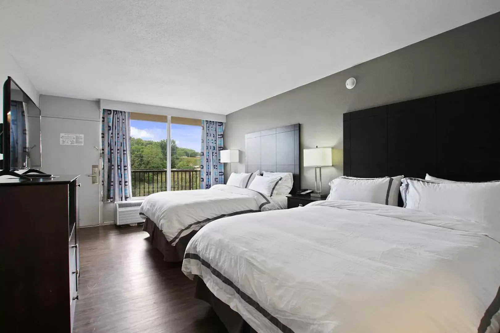 2 Queen Beds Handicap in The Resort at Lake of the Ozarks 2 Queen Beds Handicap in The Resort at Lake of the Ozarks