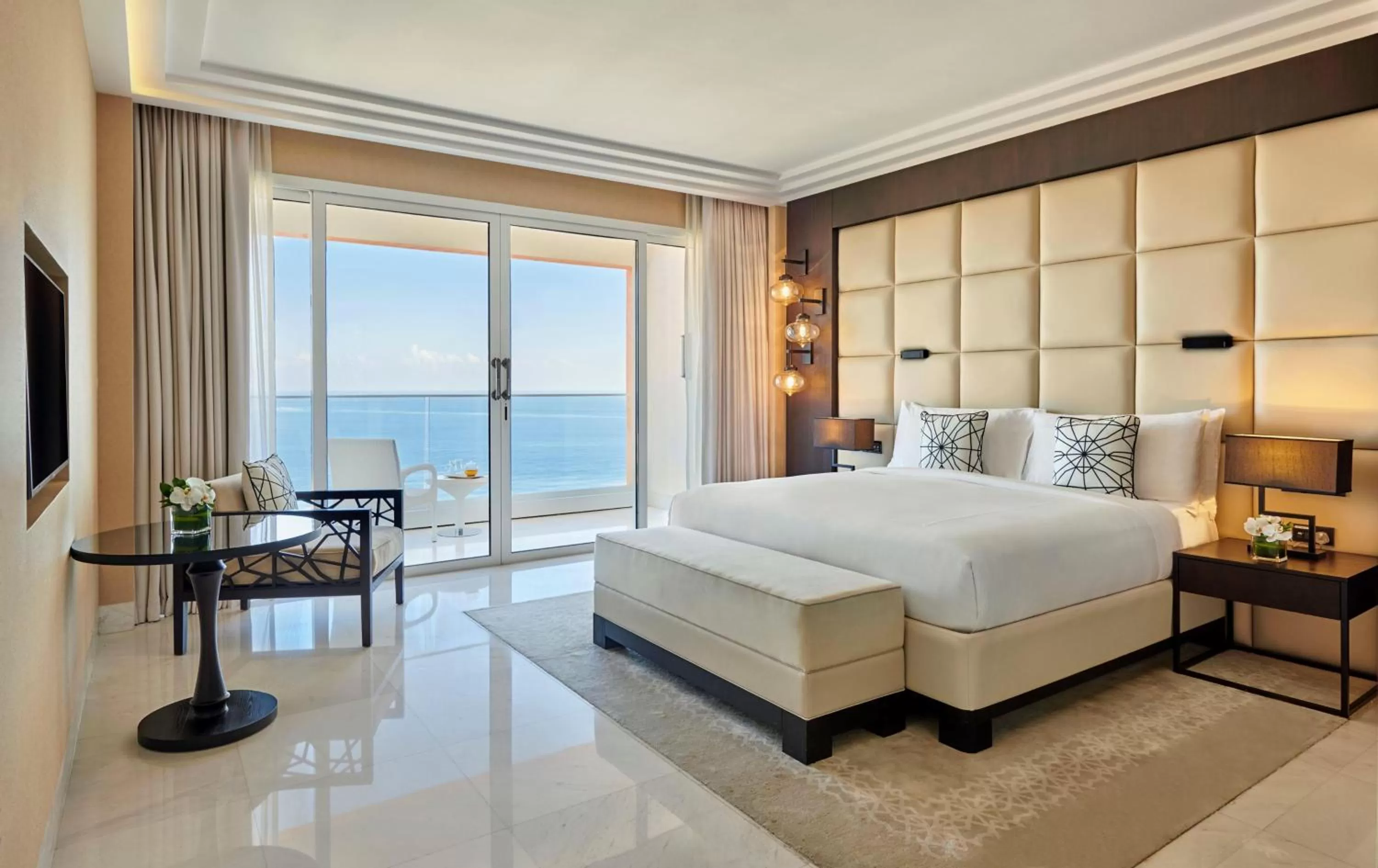 Photo of the whole room, Bed in Fairmont Fujairah Beach Resort