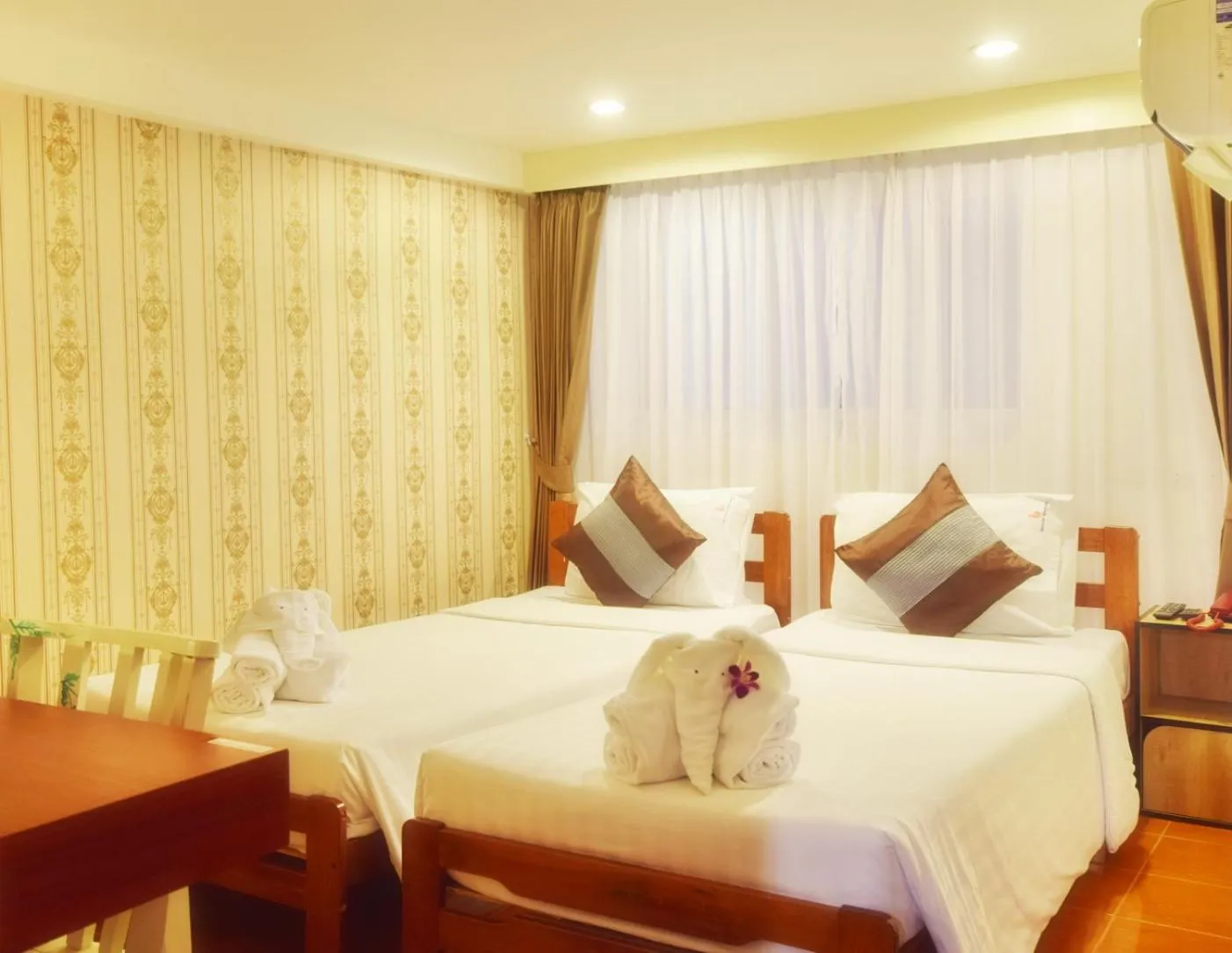 Bed in Blissotel Ratchada