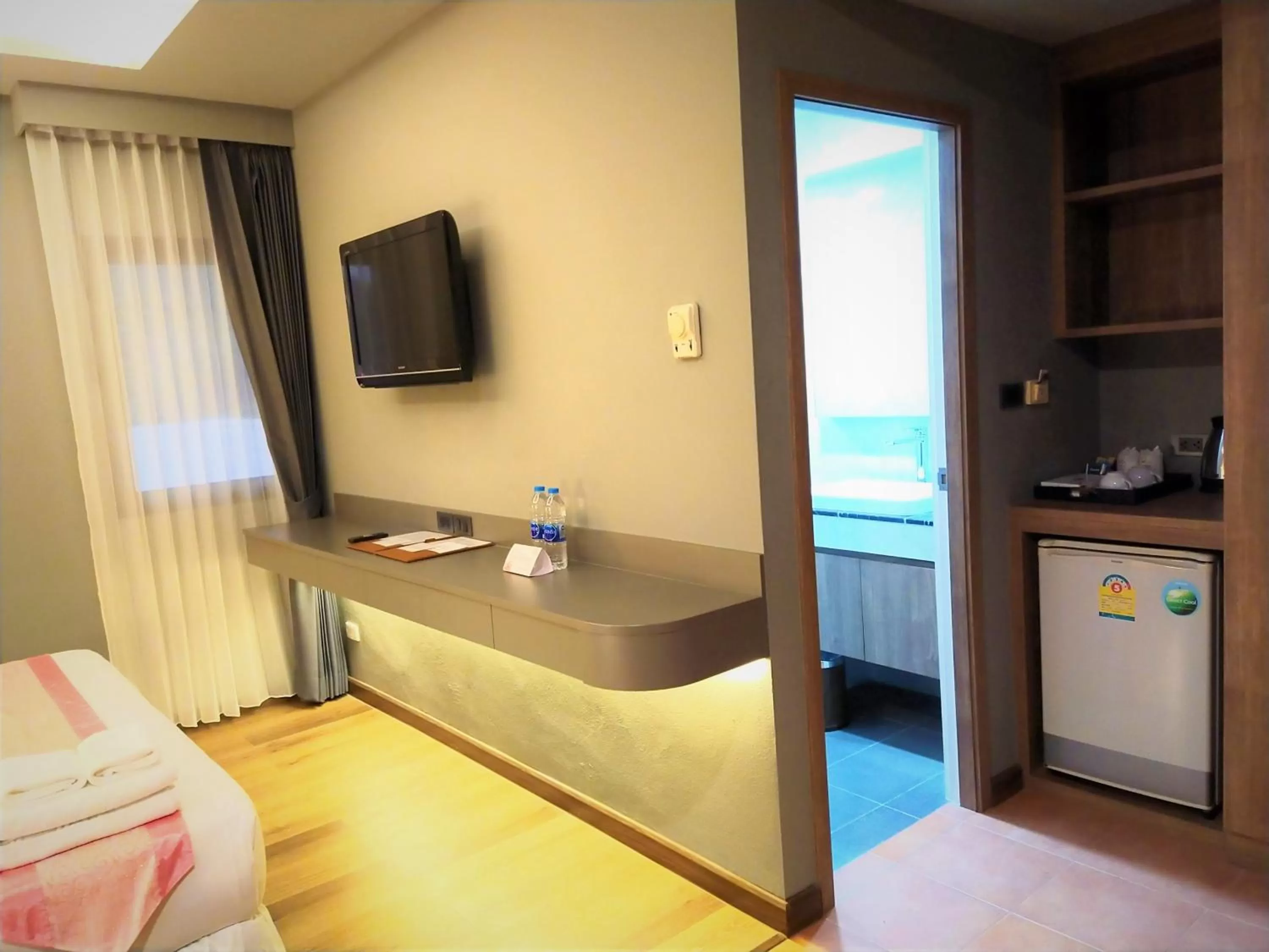 TV and multimedia, Bed in Chang Buri Resort & Koh Chang Hillside