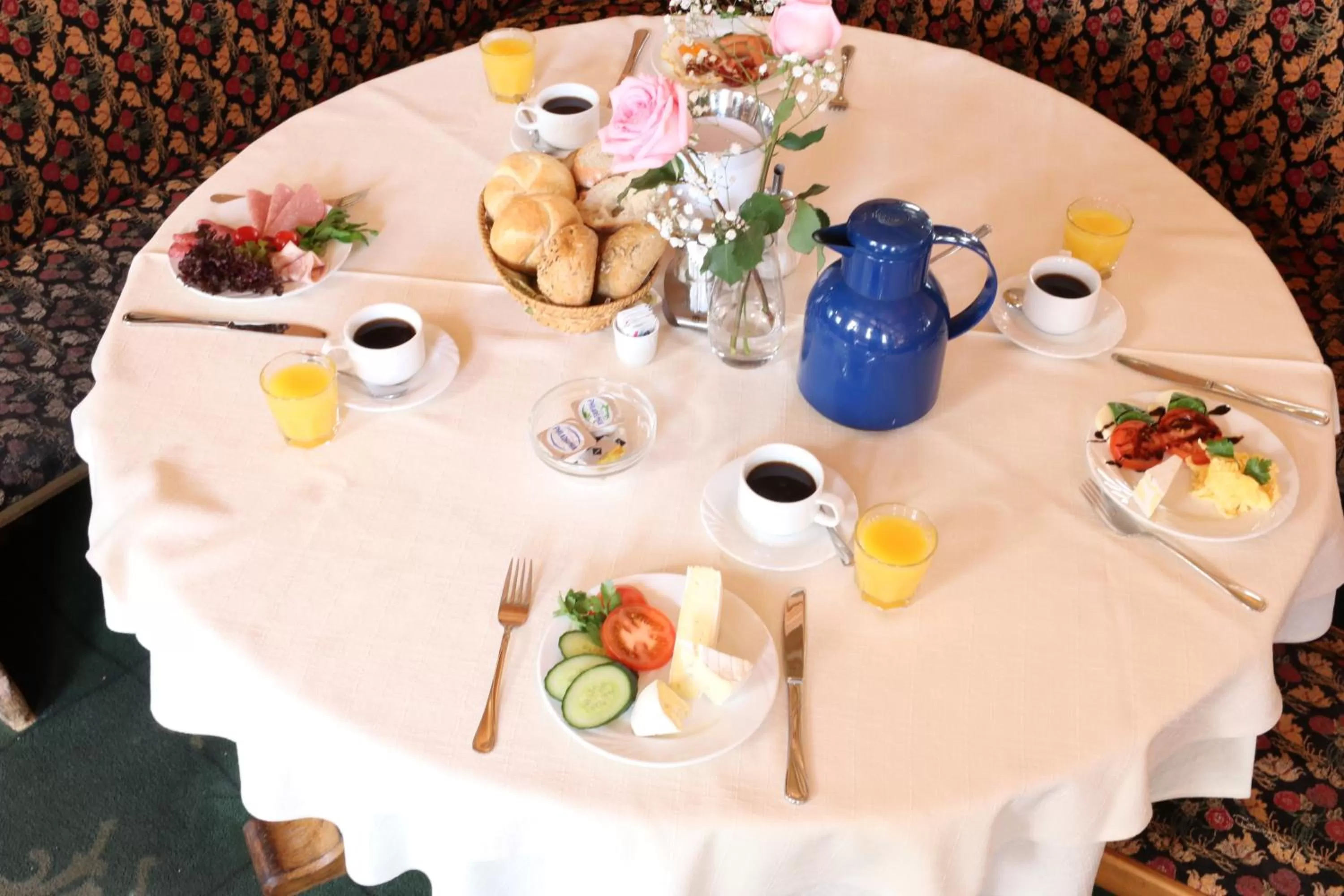 Buffet breakfast in Hotel Daucher