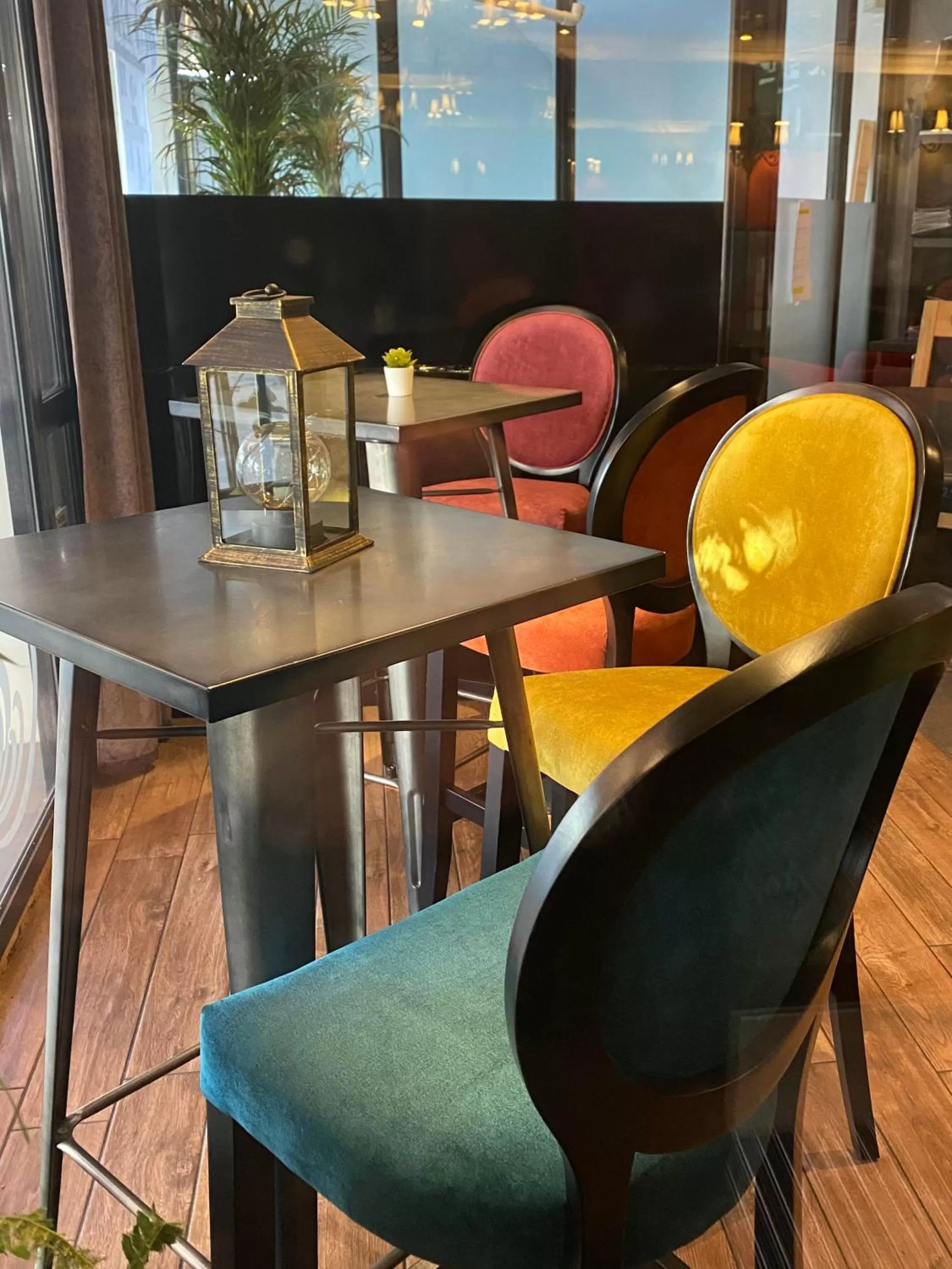 Lounge or bar in Hotel Europole