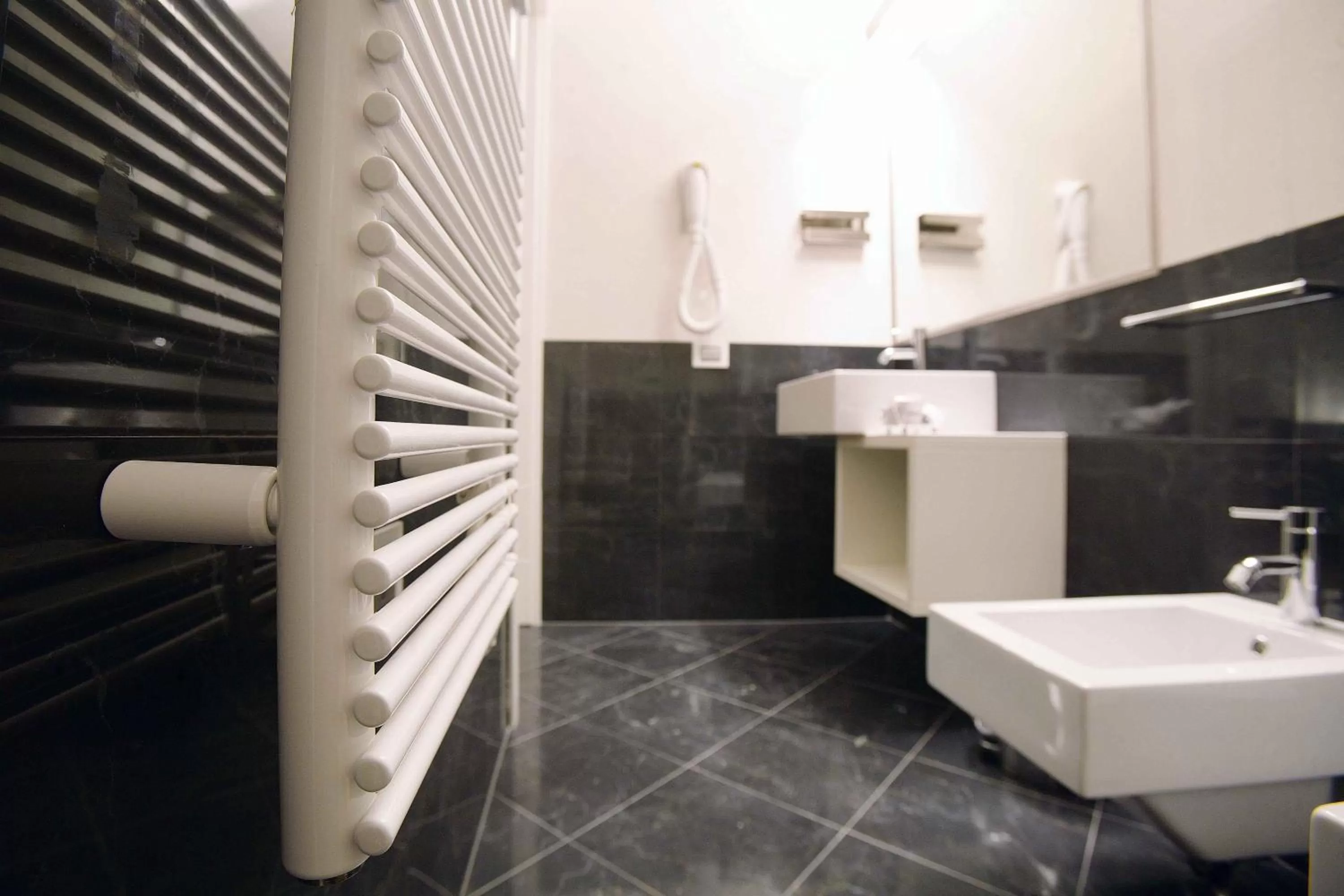 Shower in Urban Hotel Design