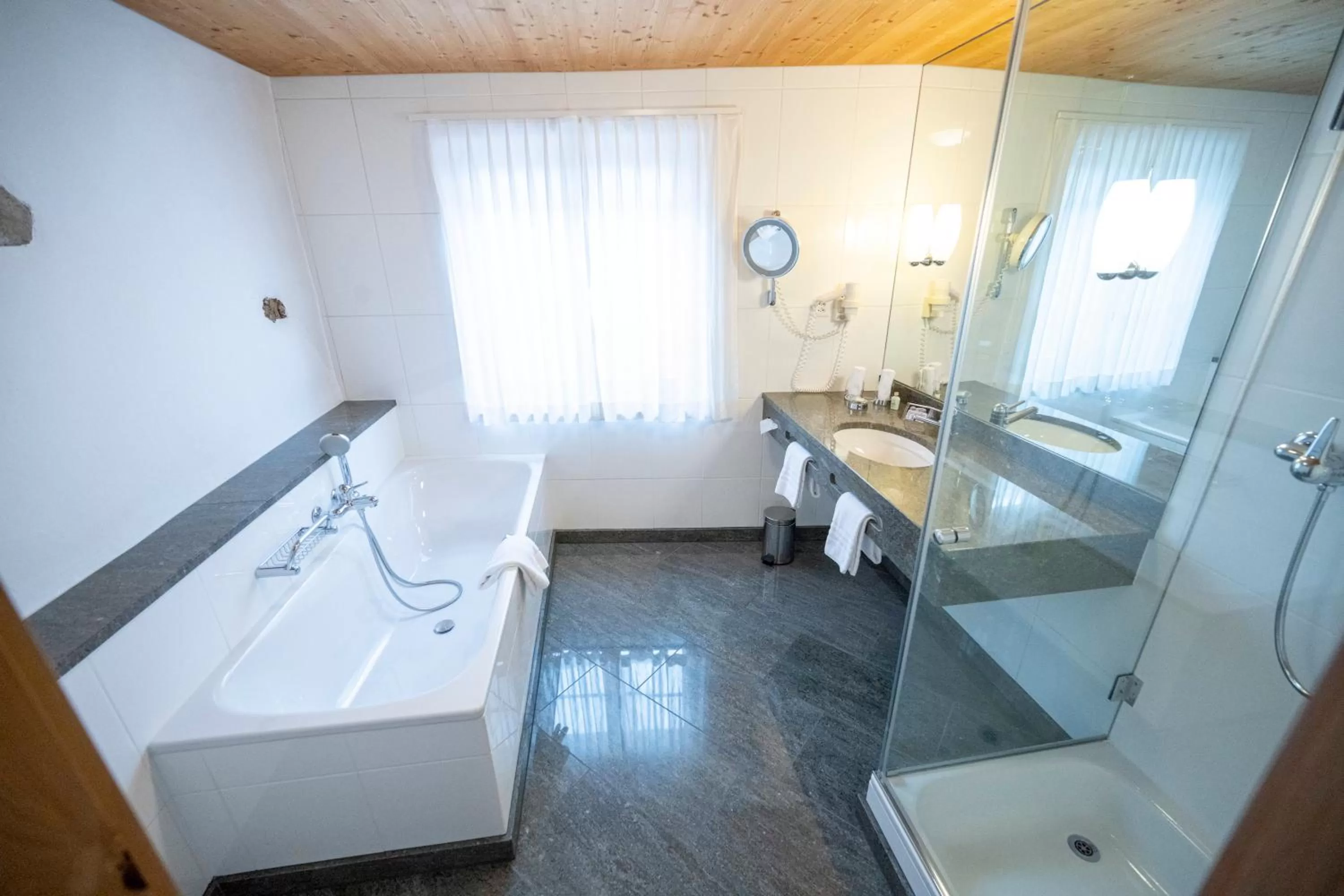 Bathroom in Hotel Engiadina