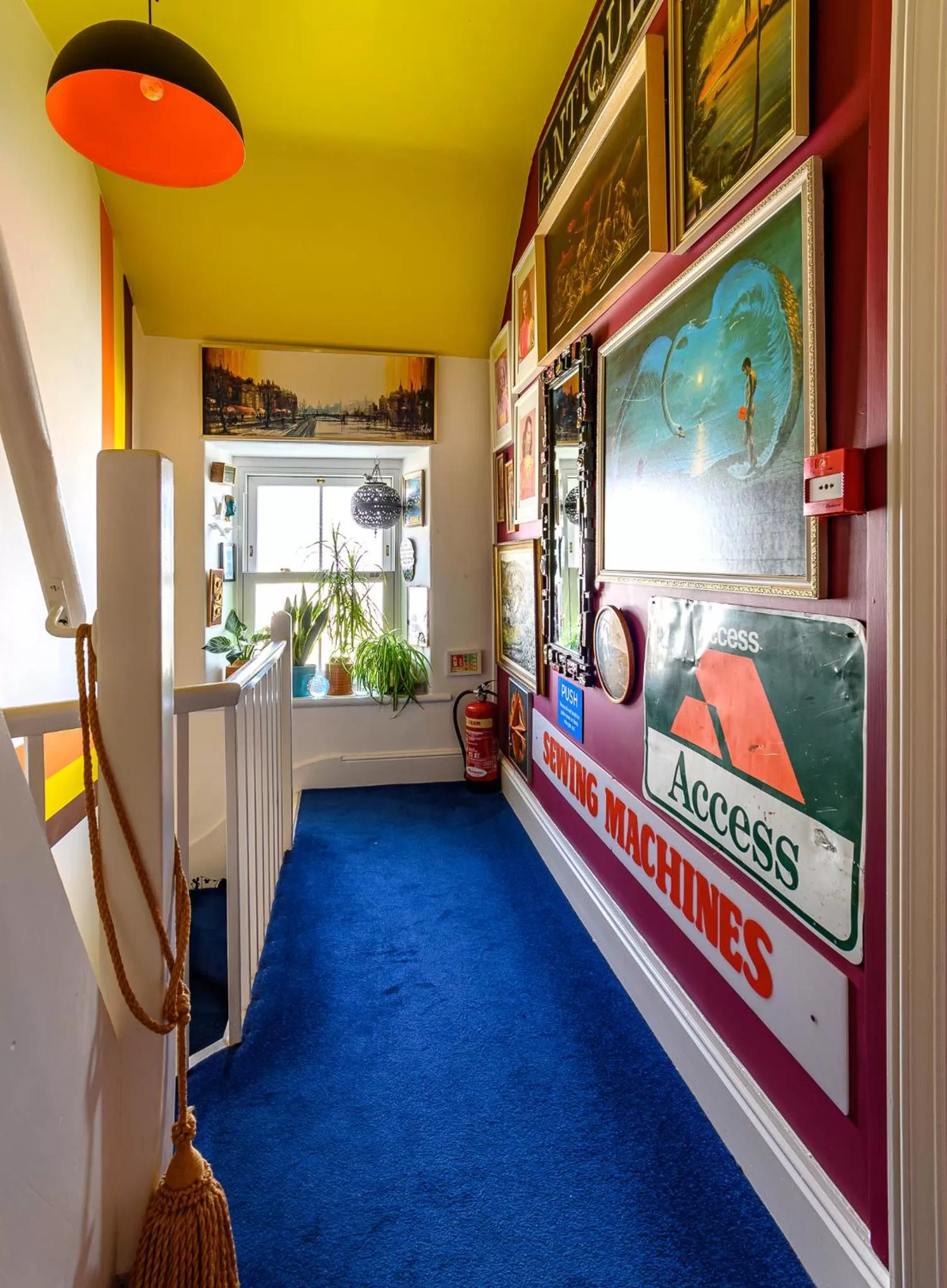 Lobby or reception in Number 18