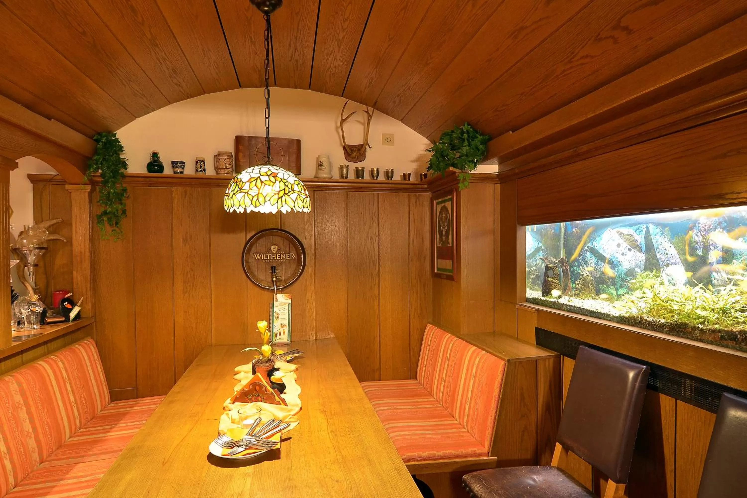 Restaurant/places to eat in Hotel Rabennest