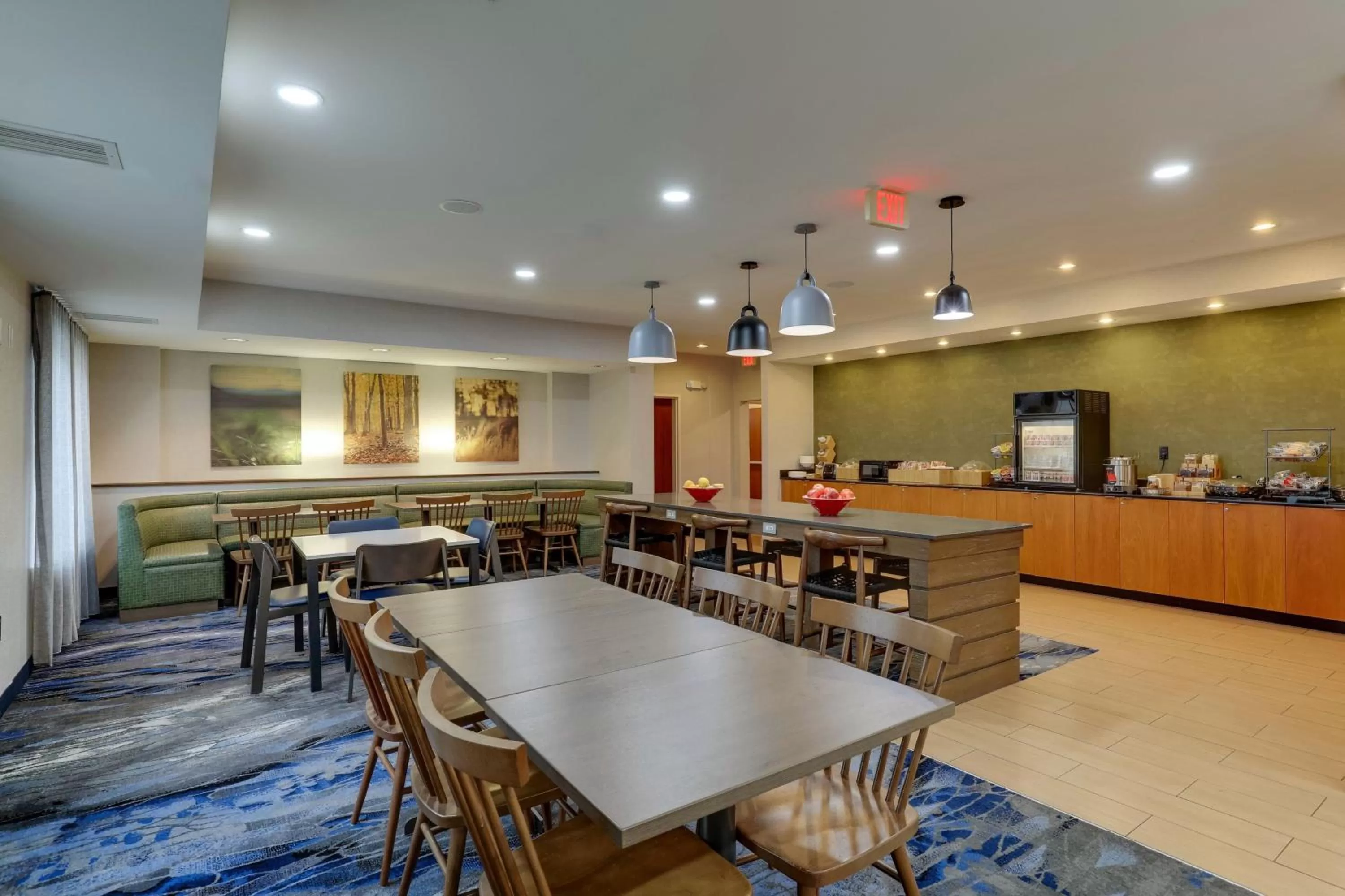 Breakfast in Fairfield Inn & Suites by Marriott Fort Worth I-30 West Near NAS JRB