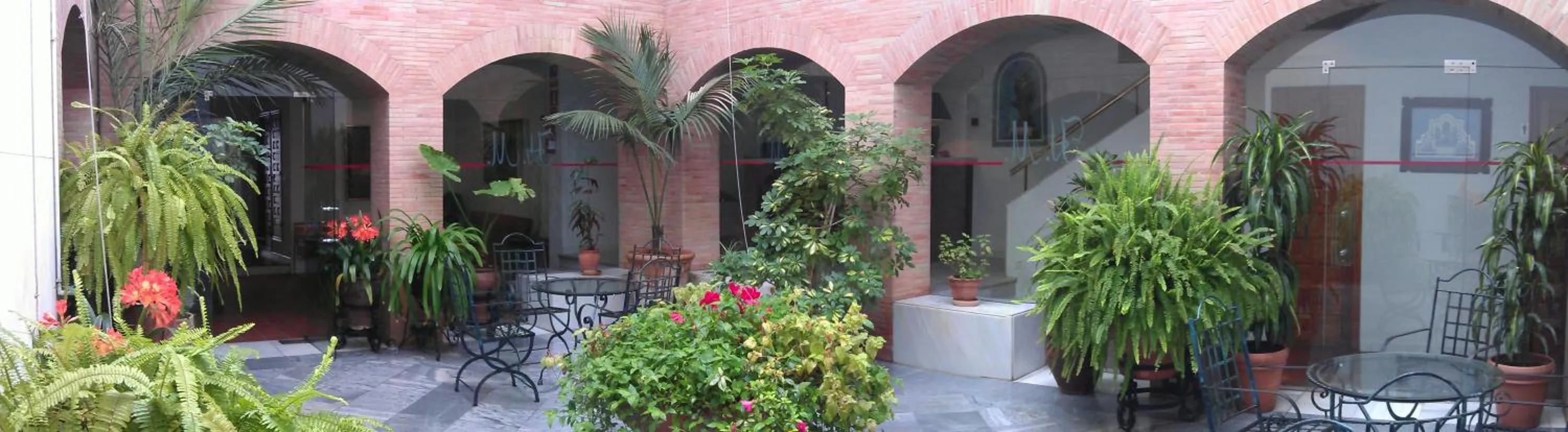 Patio in Hotel Maestre