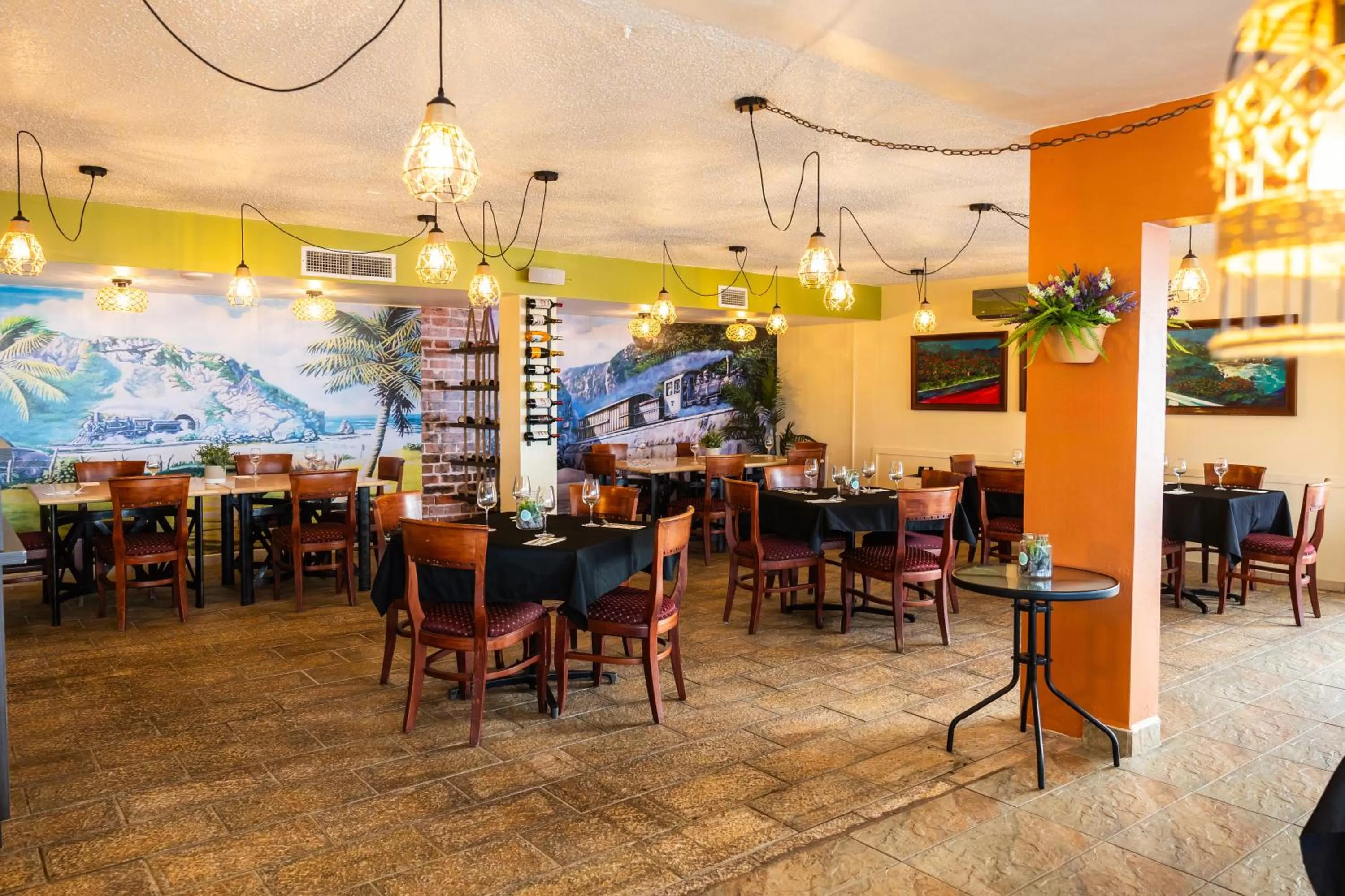 Restaurant/places to eat in Hotel El Guajataca