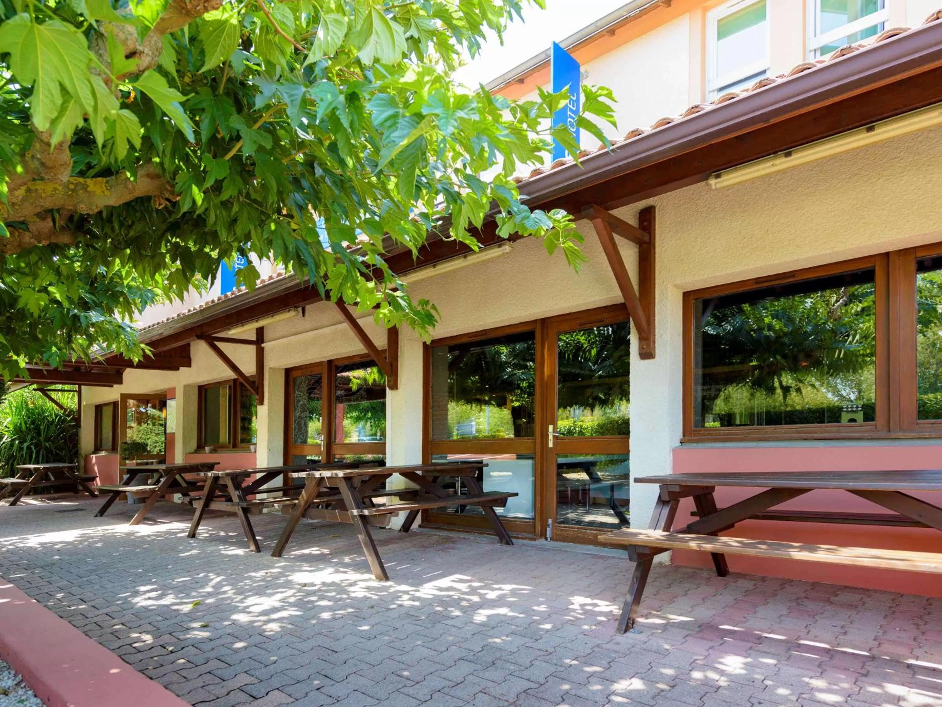 Property building in Ibis Budget Avignon Nord