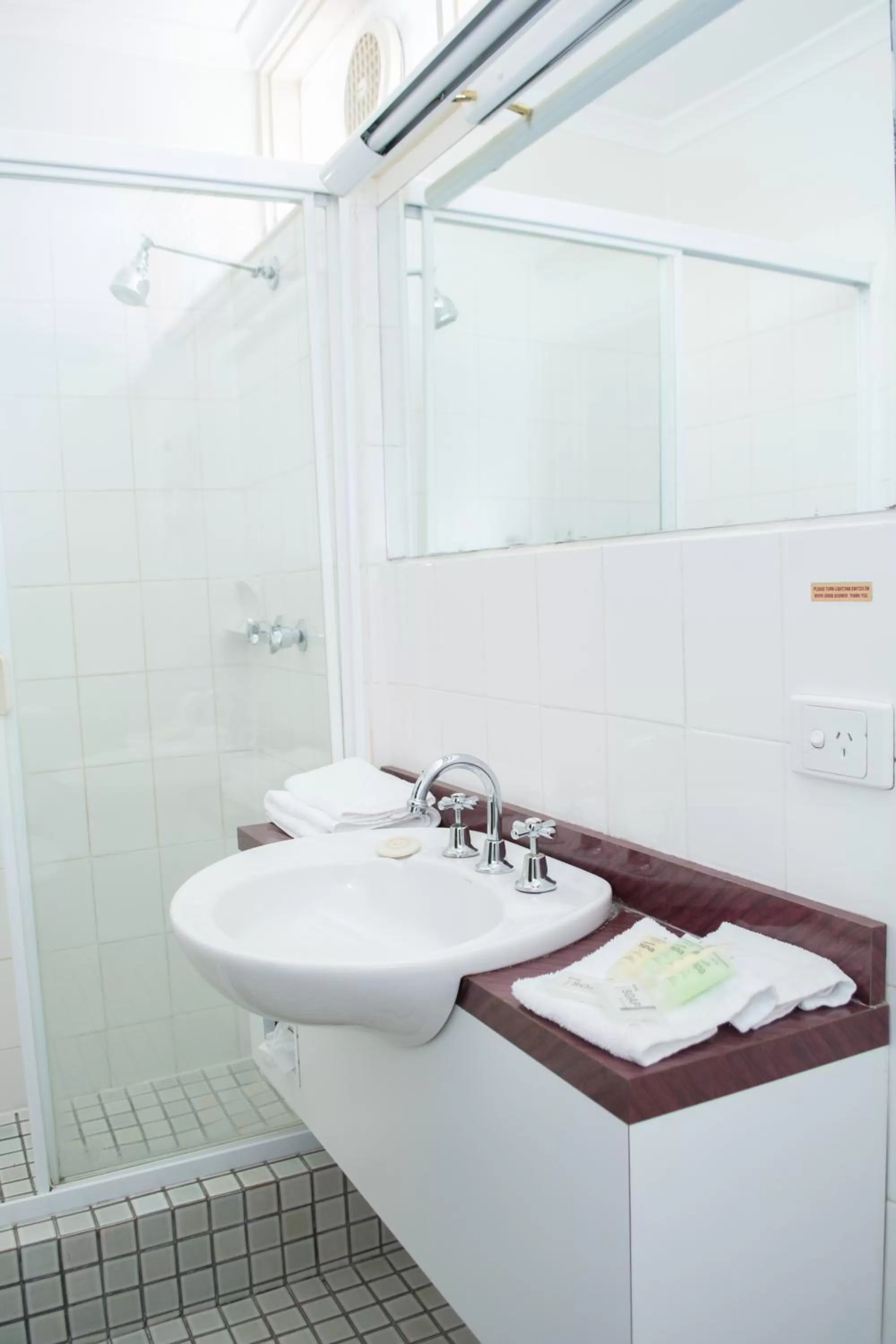 Bathroom in Alexander Motor Inn