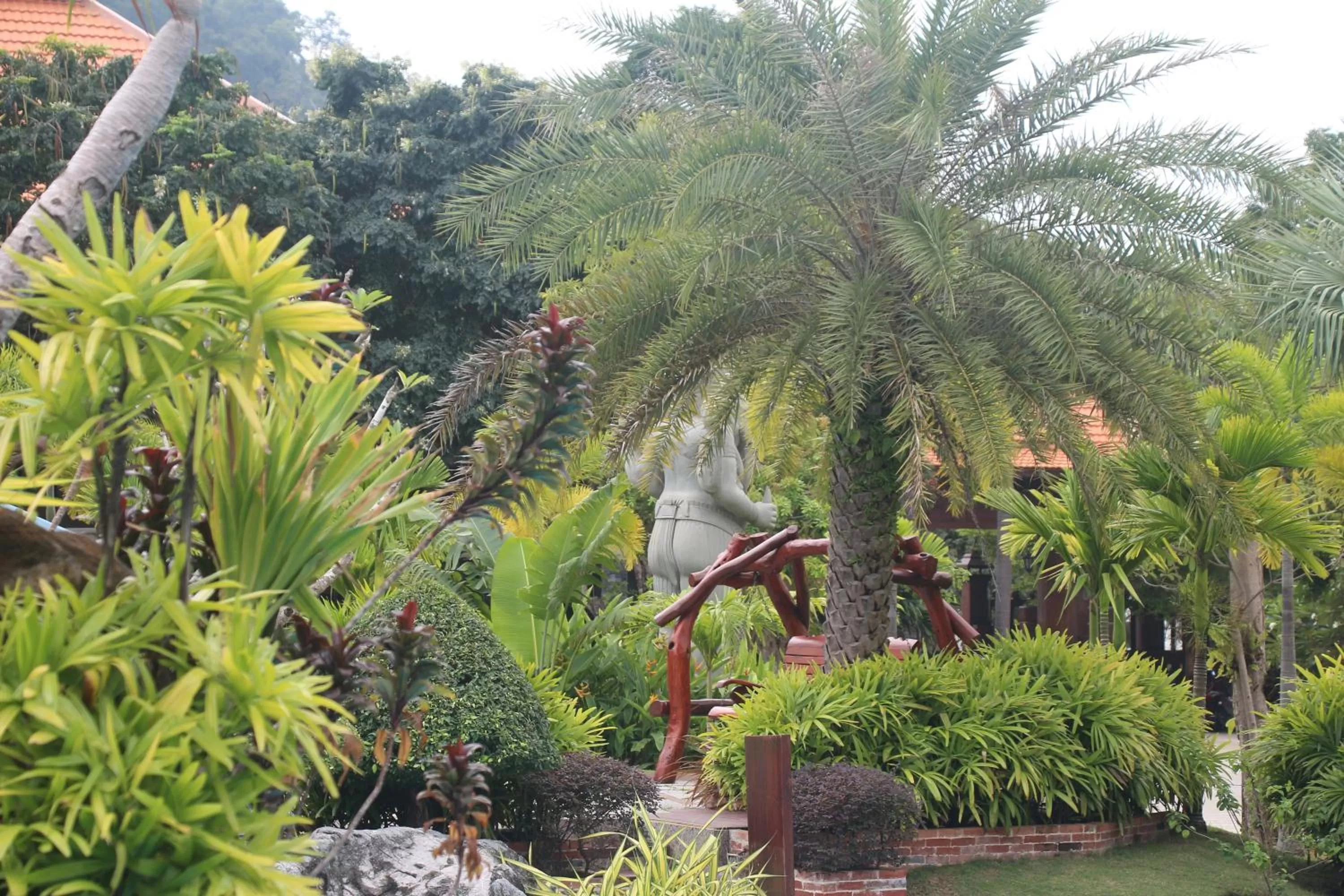 Garden view in Try Palace Resort Kep