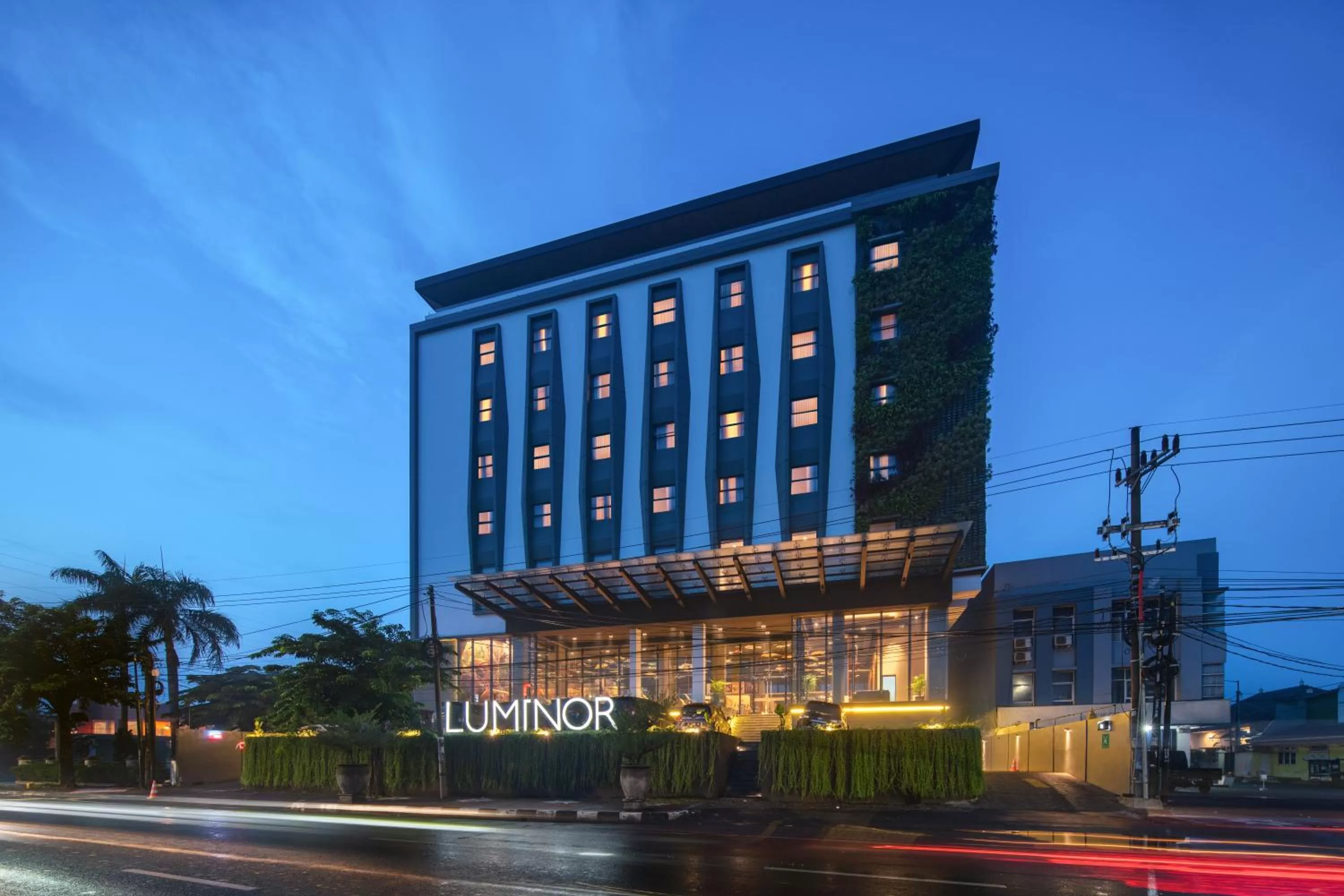 Luminor Hotel Airport Sidoarjo By WH , Best Choice and Strategic Location with a Rooftop area in Town