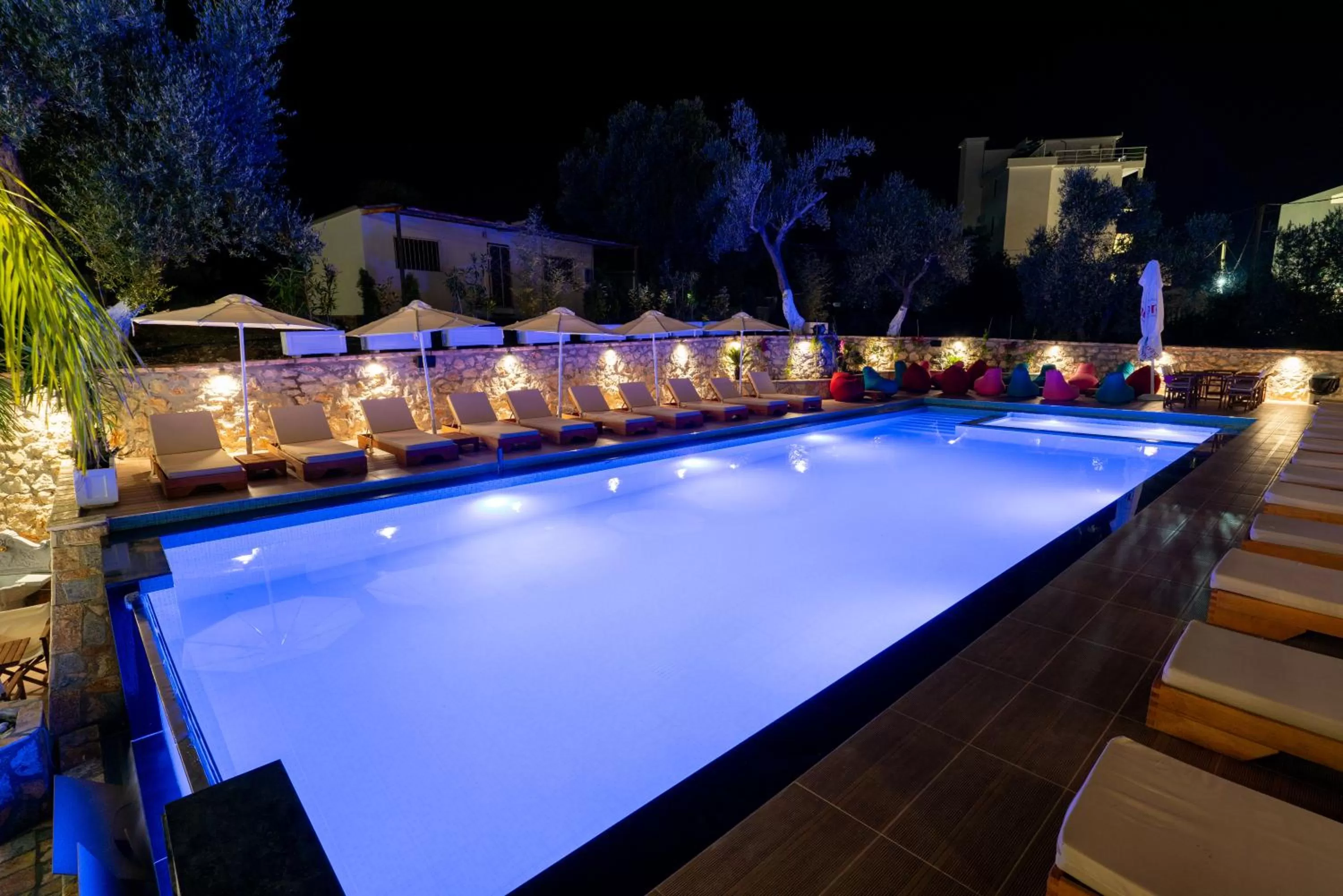 Night, Swimming Pool in Hotel Memaj