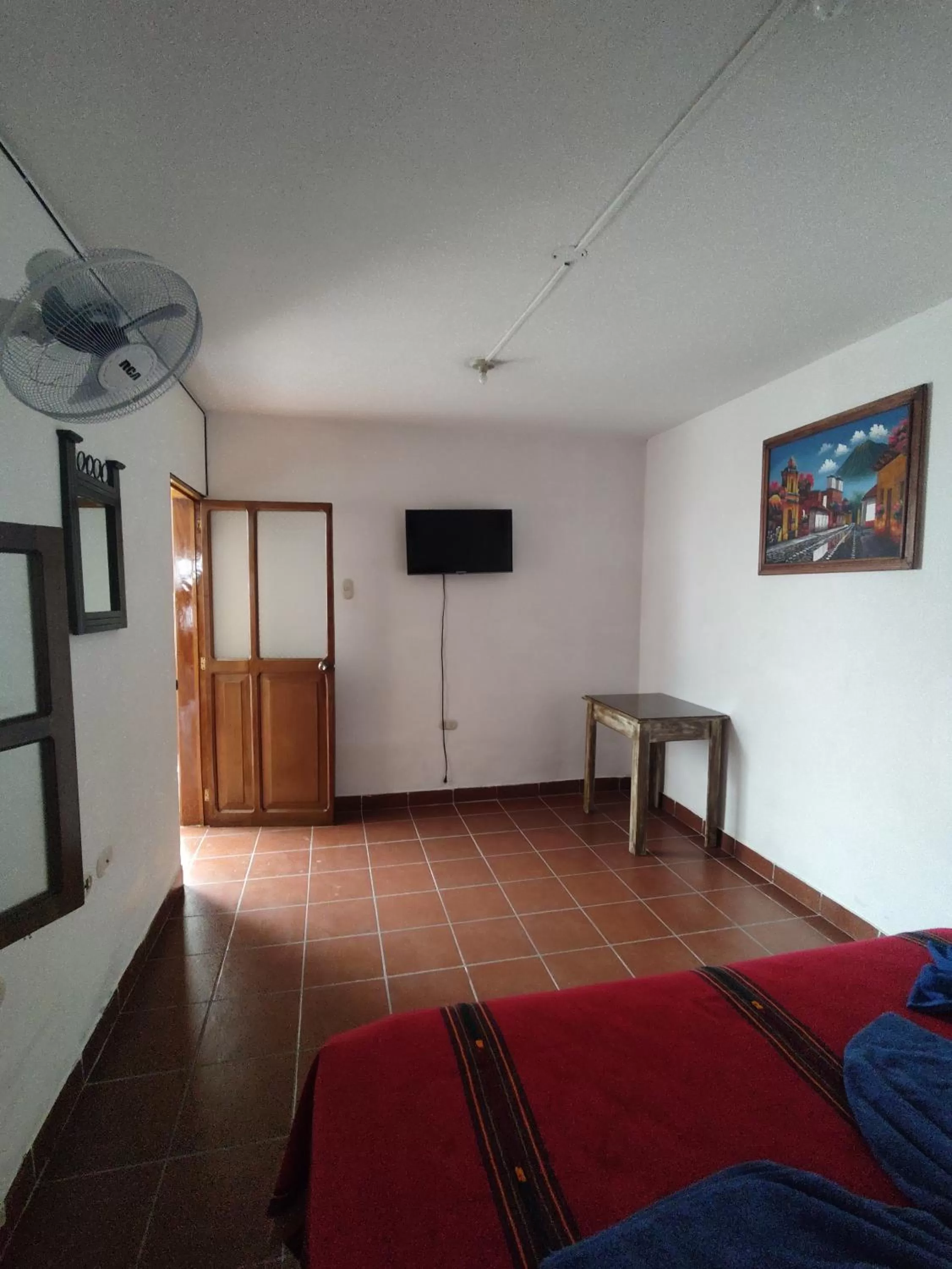 TV and multimedia, Bed in Francisco's rest house hotel