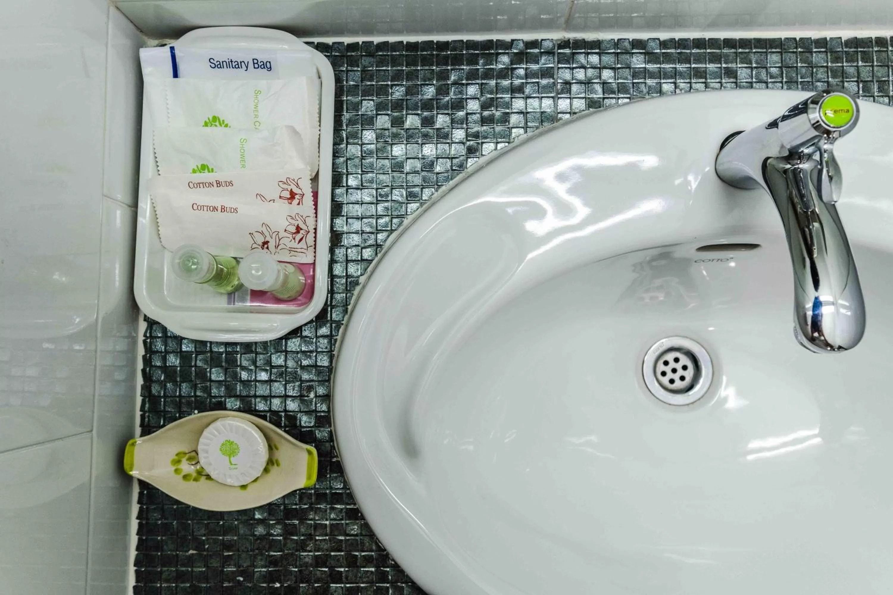 Shower in Don Muang Hotel