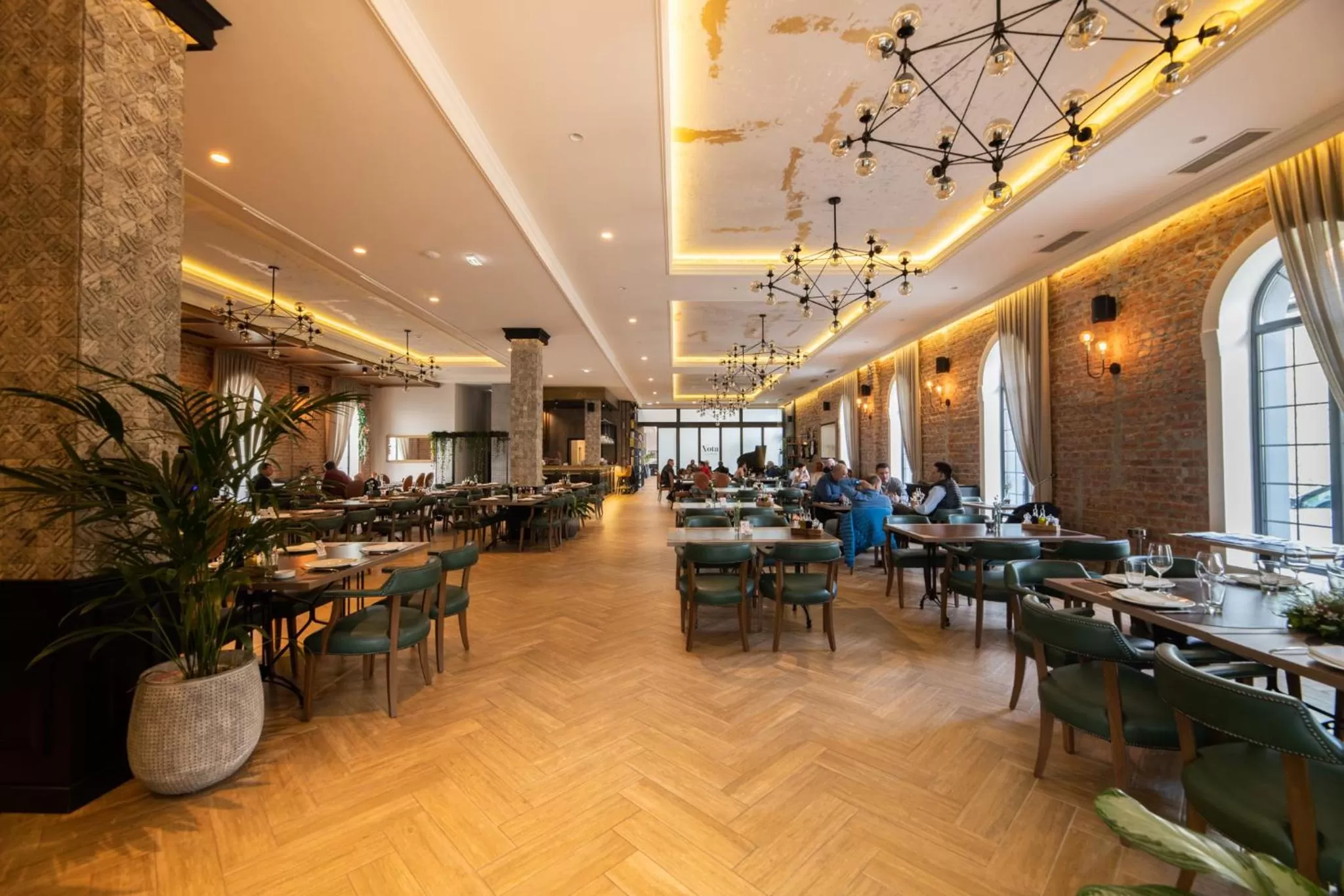 Restaurant/places to eat in Hotel Nota
