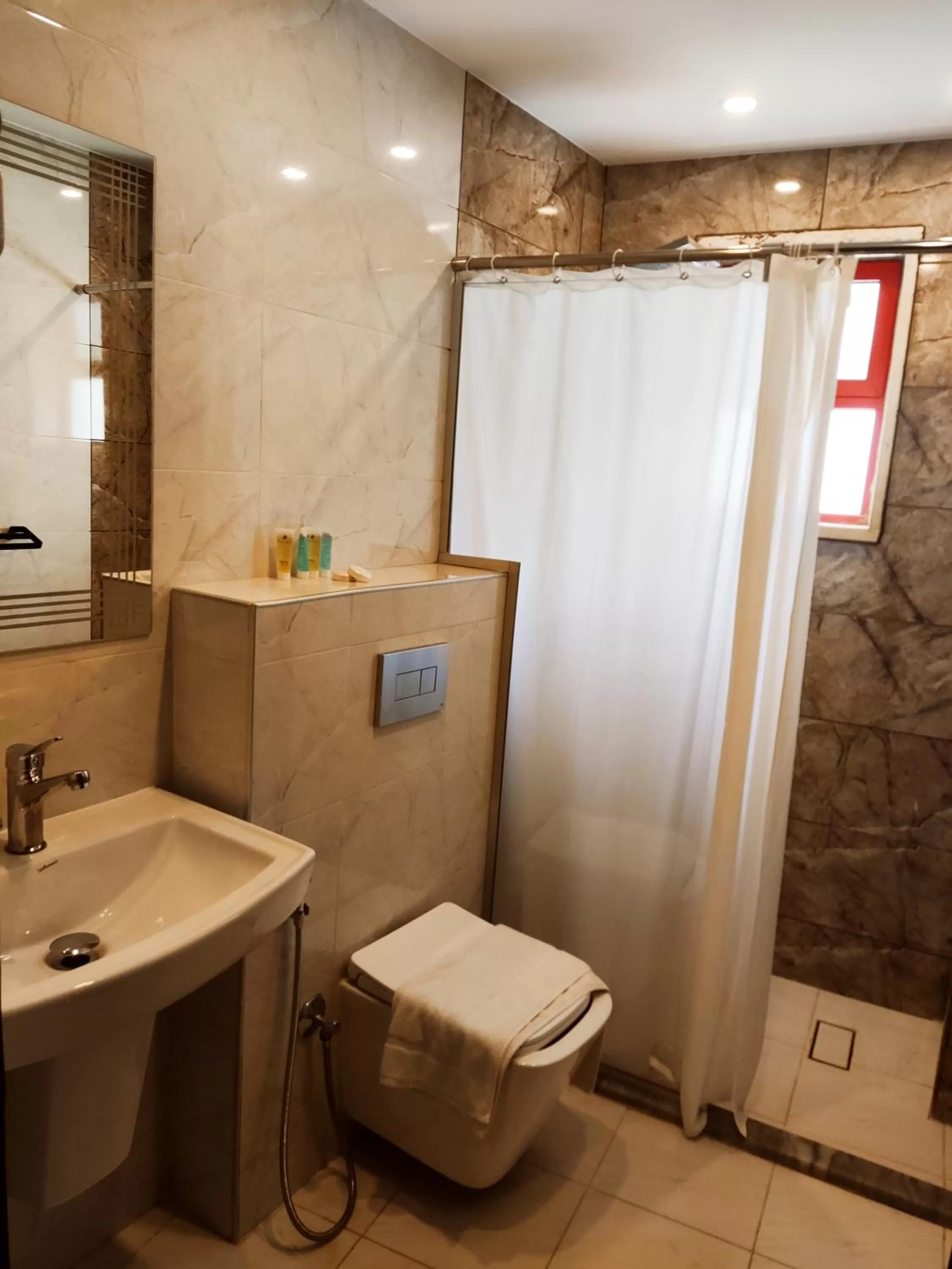 Shower in Golden Plaza Hotel