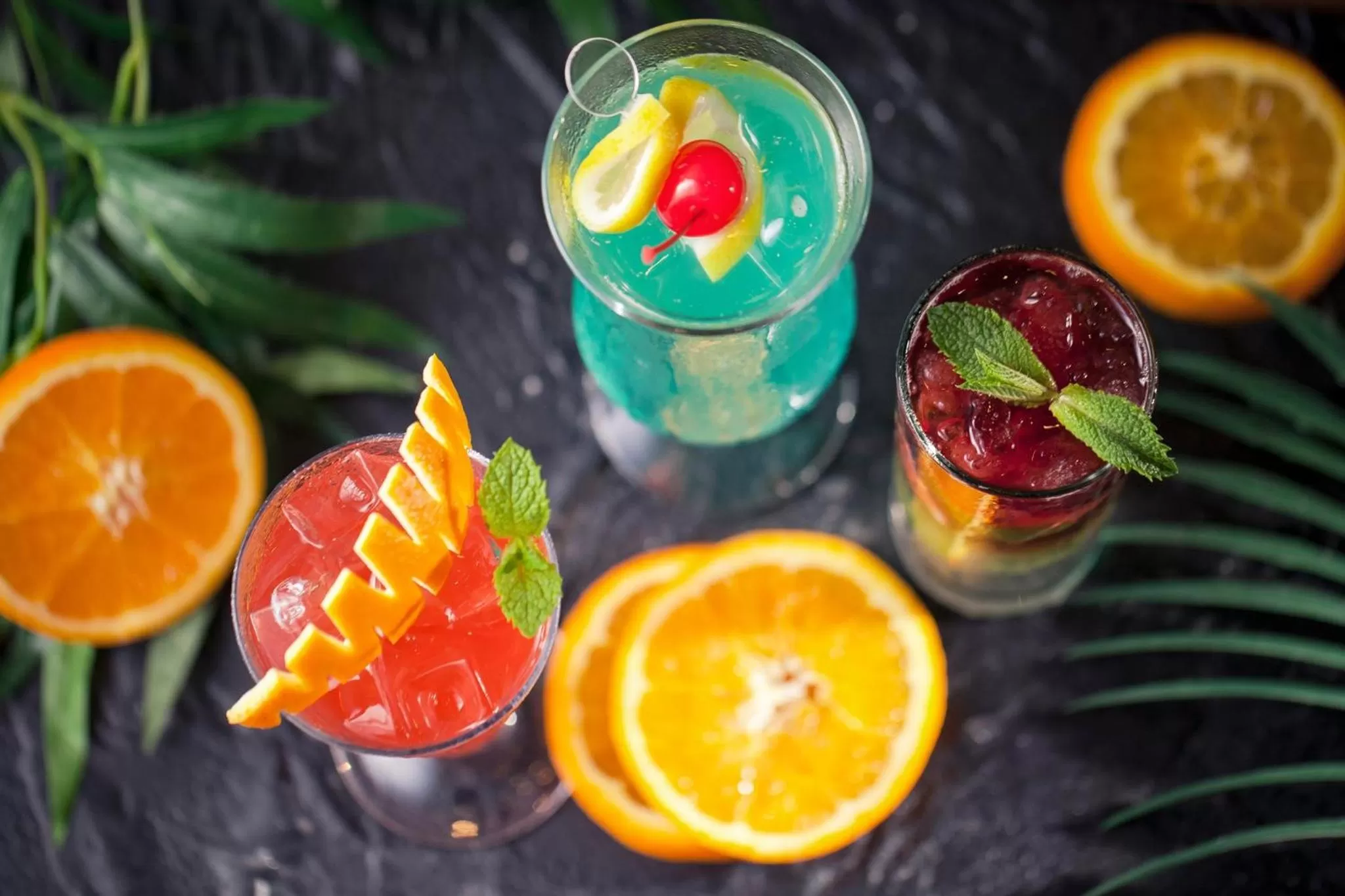 Lounge or bar in Crowne Plaza Guangzhou Huadu by IHG