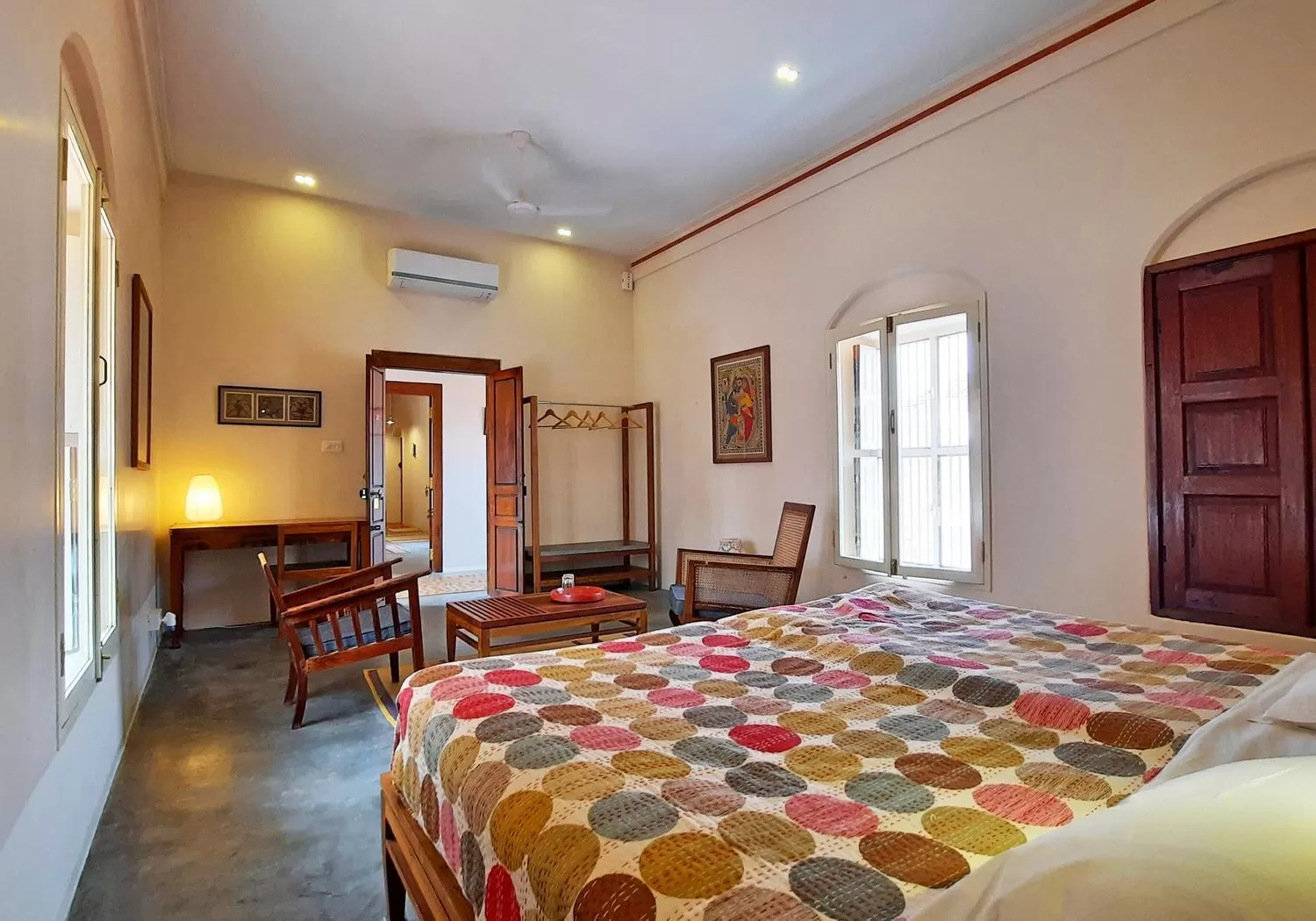 Photo of the whole room, Bed in Saratha Vilas Chettinad