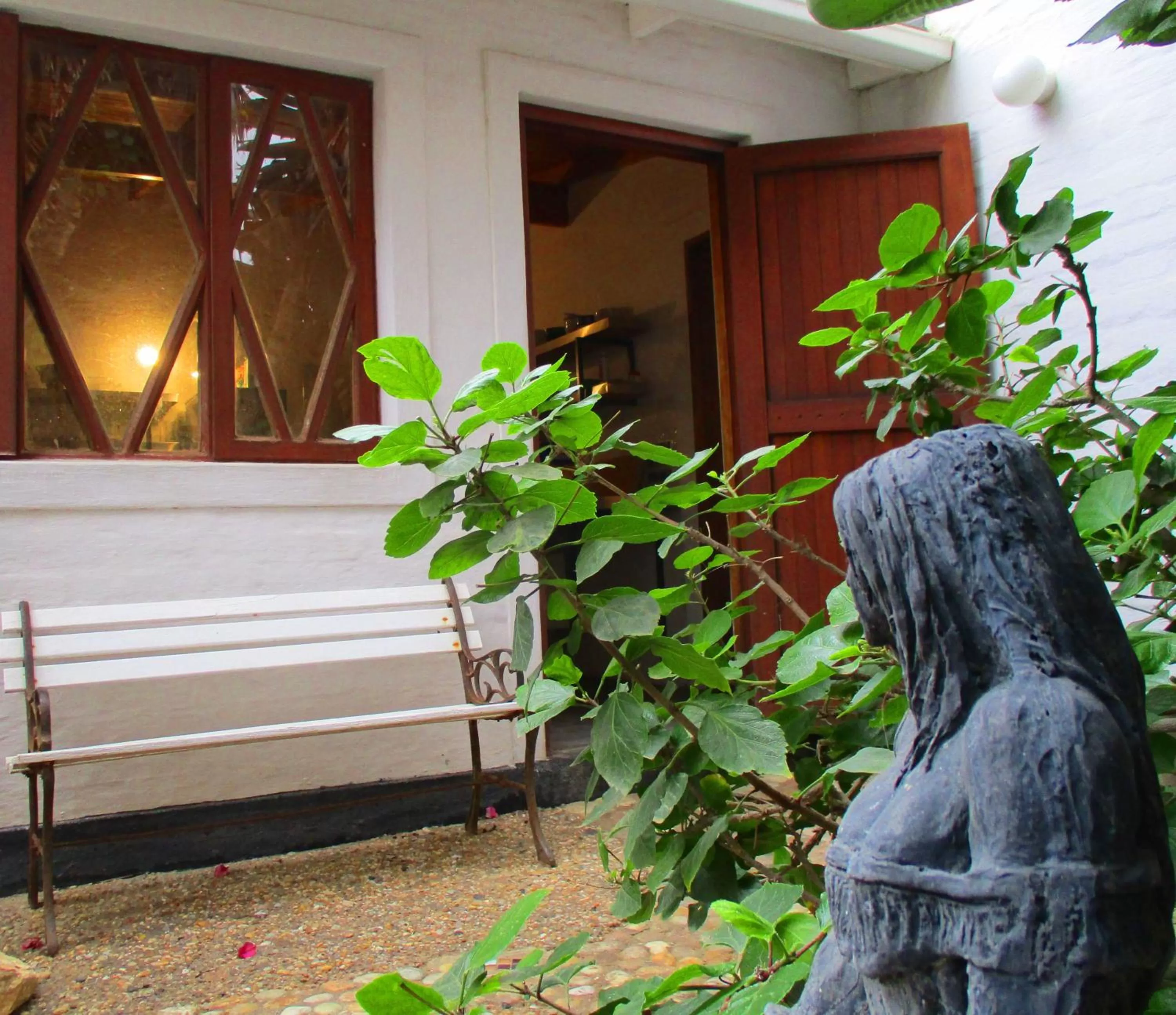 Alternative Space B & B