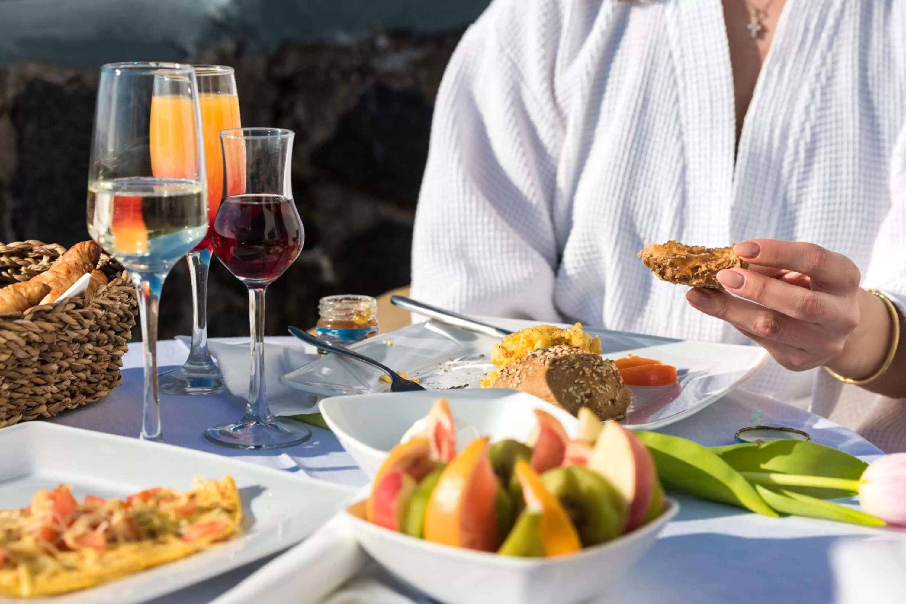 American breakfast in Adamant Suites