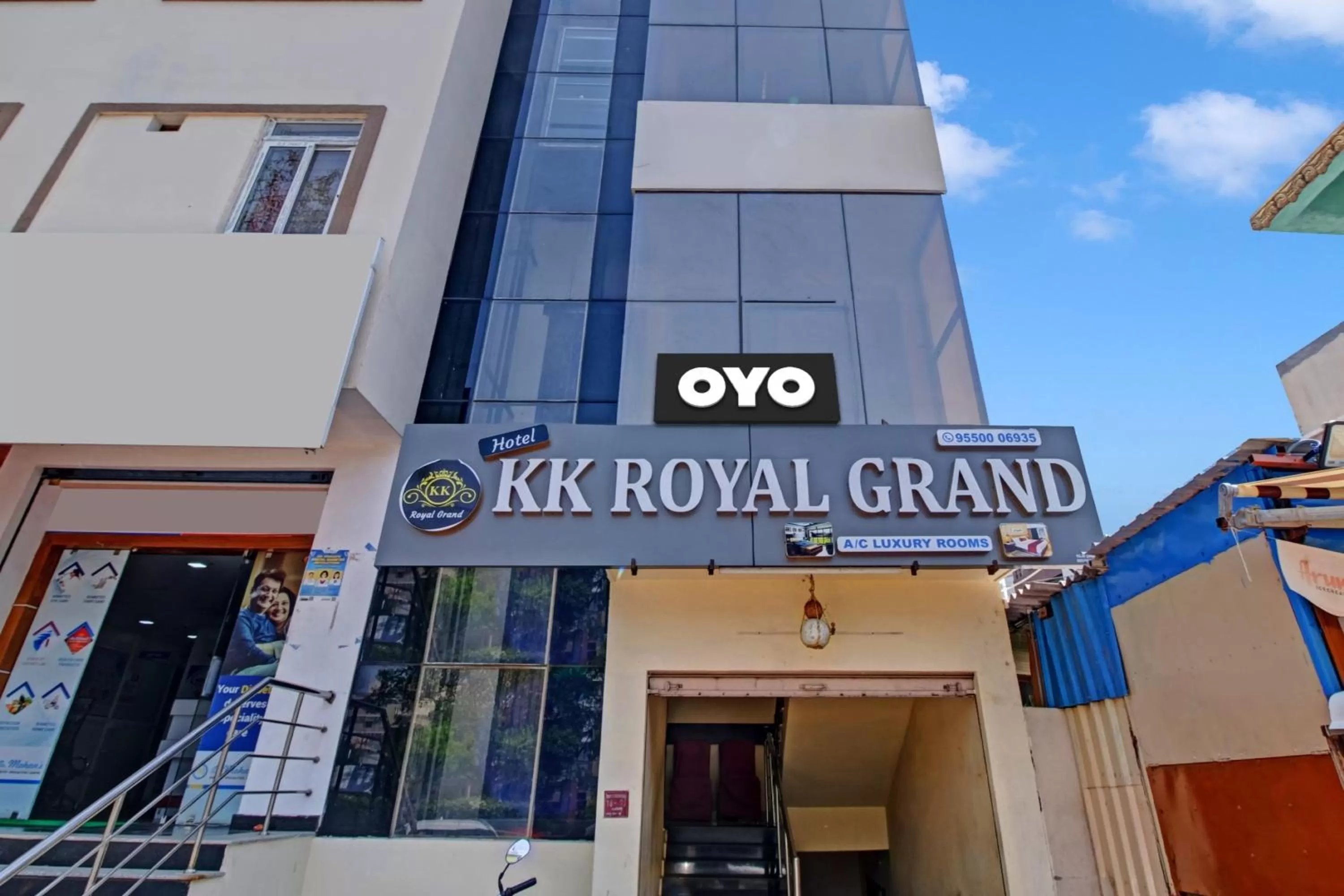 Facade/entrance in OYO Flagship Kk Royal Grand