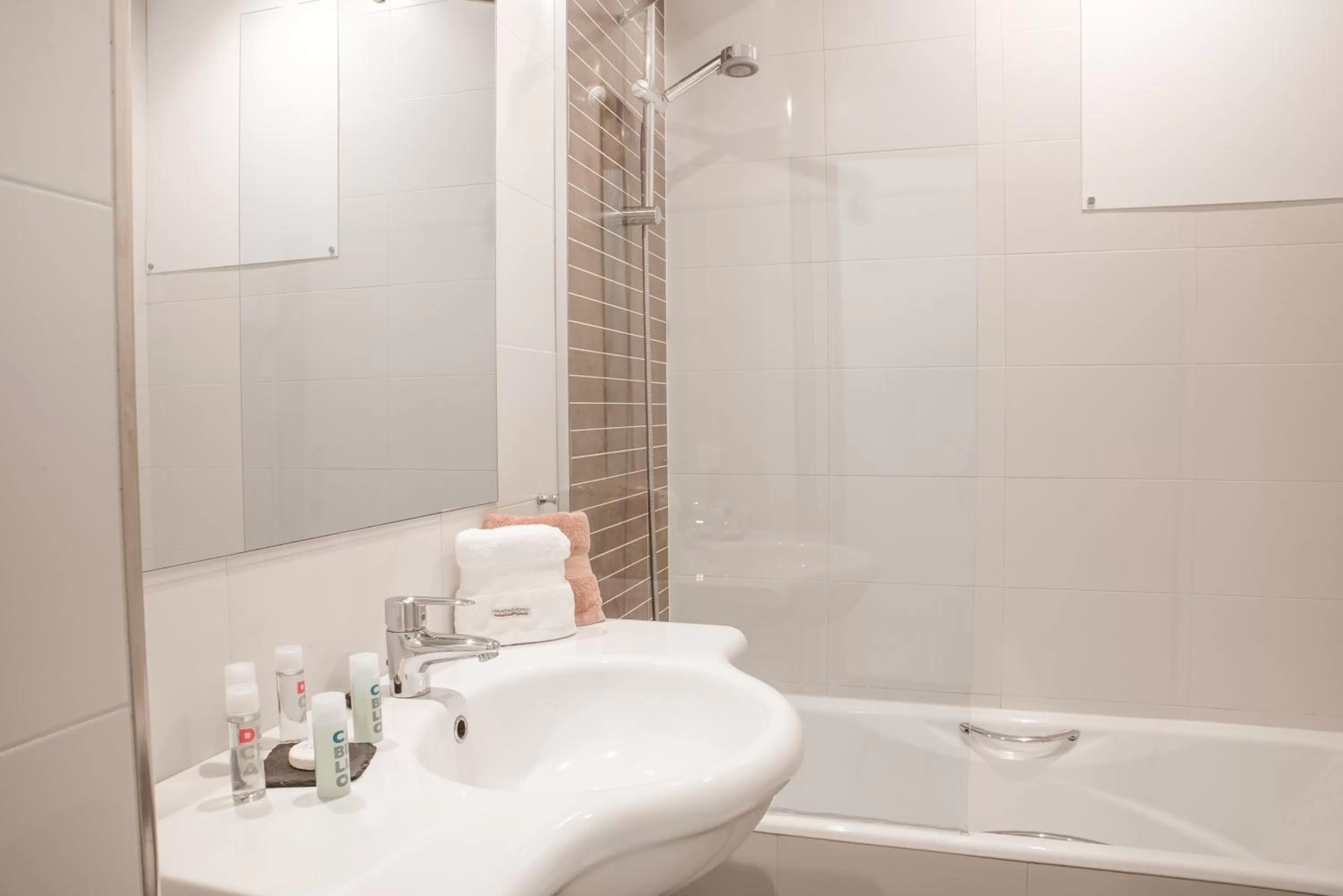 Bathroom in Hotel Feliz