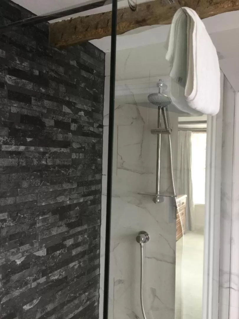 Bathroom in The Burrows Bed and Breakfast