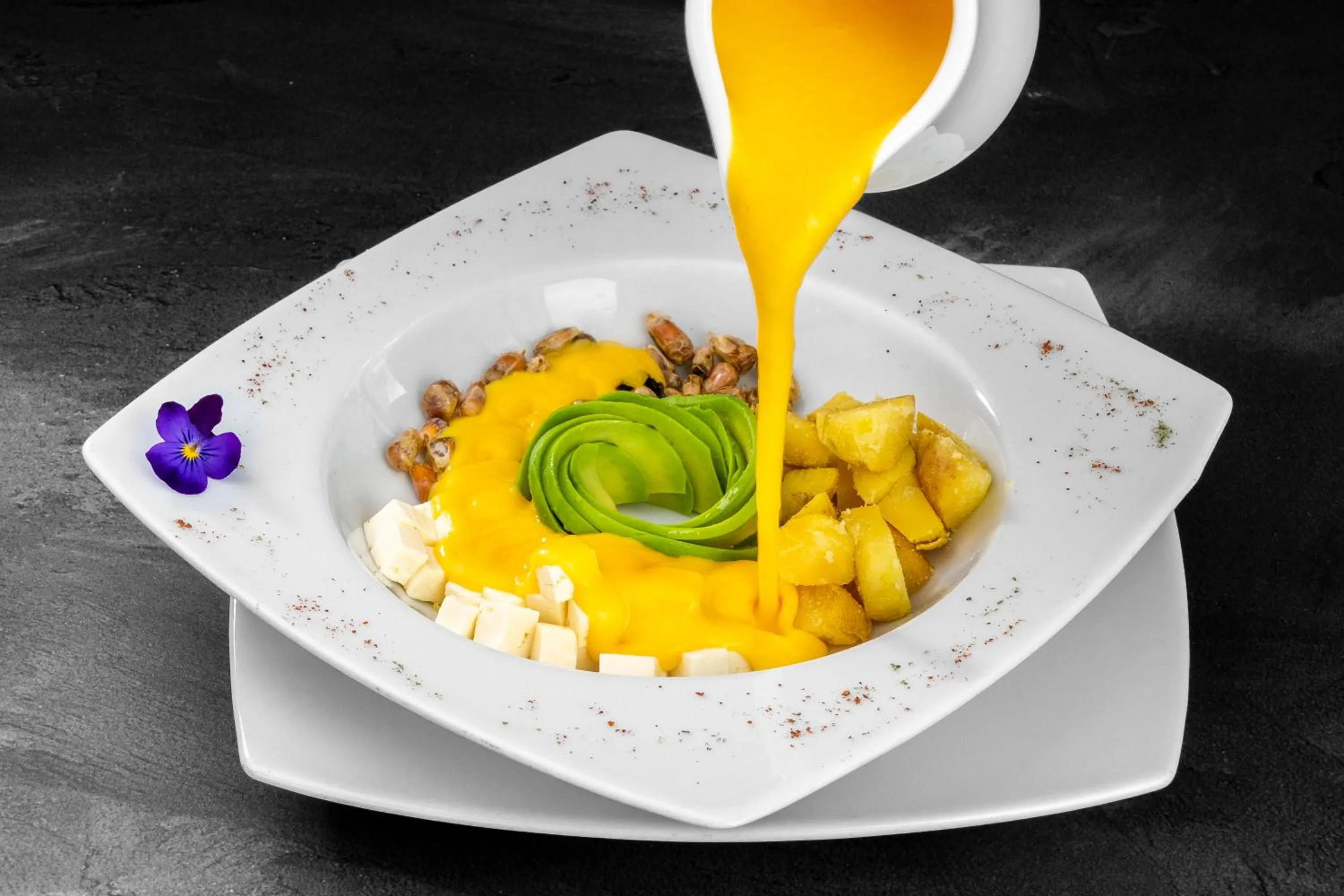 Restaurant/places to eat in Hotel Stubel Suites & Cafe