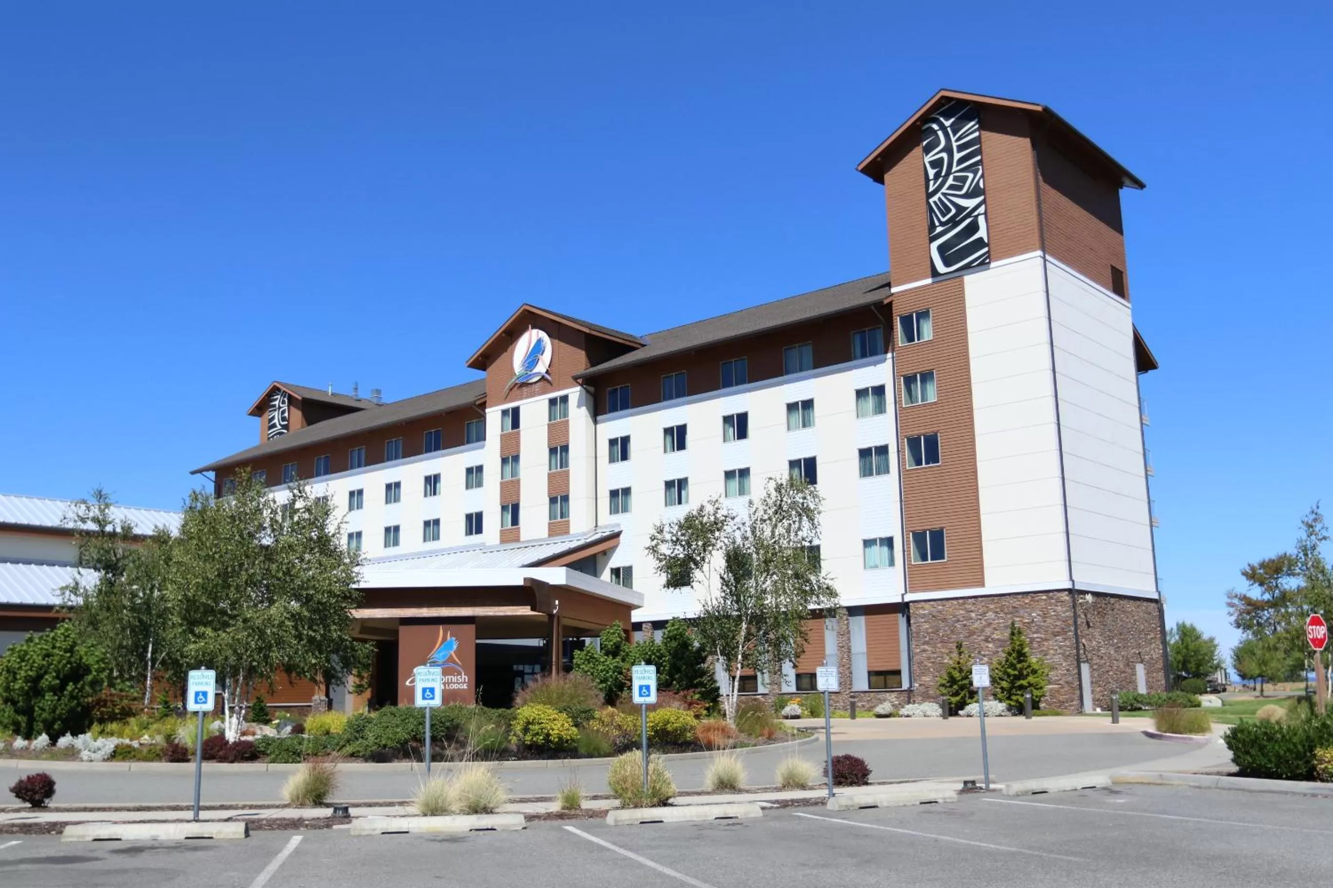 Property building in Swinomish Casino & Lodge