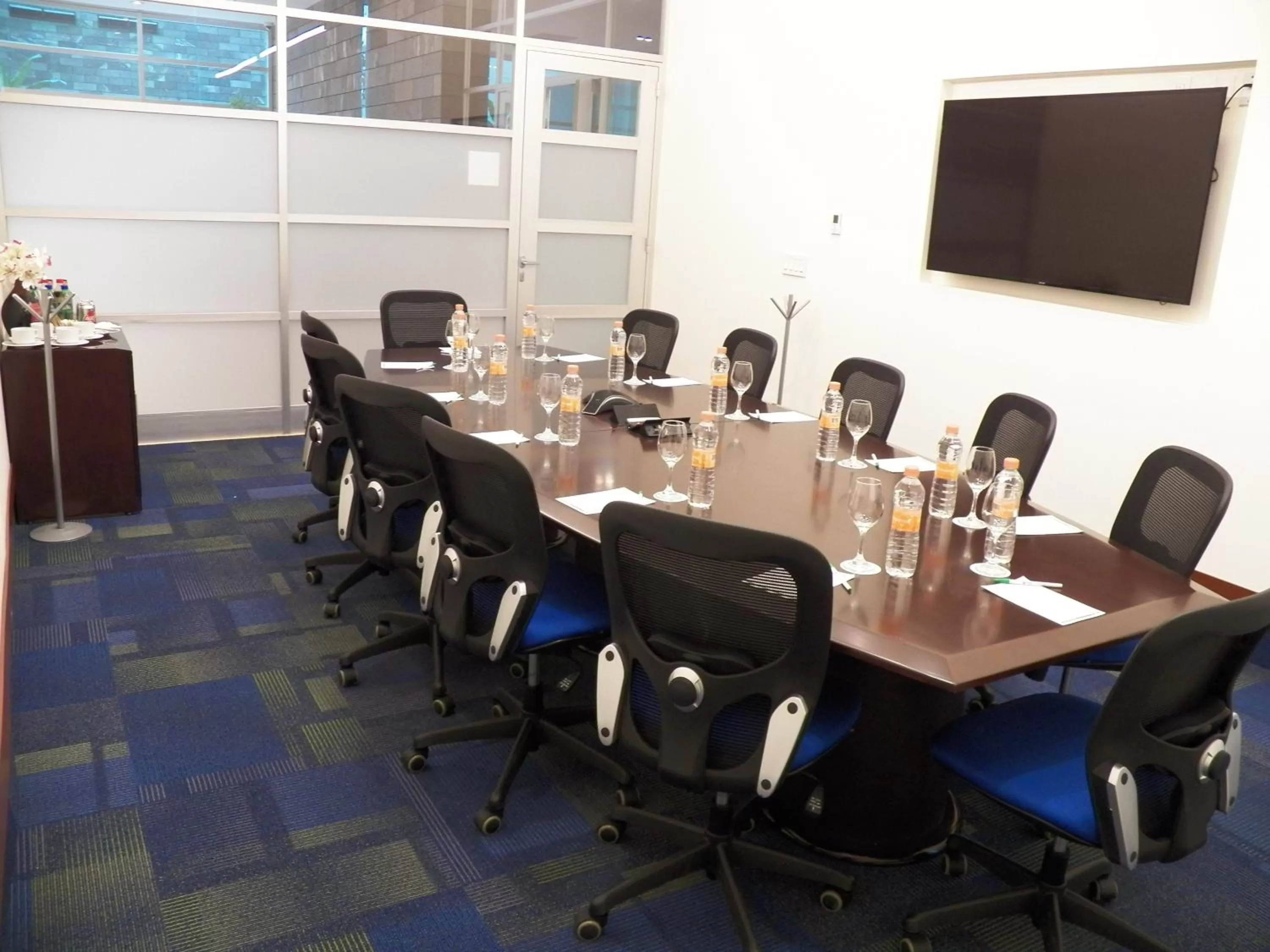 Meeting/conference room in Holiday Inn & Suites Plaza Mayor by IHG