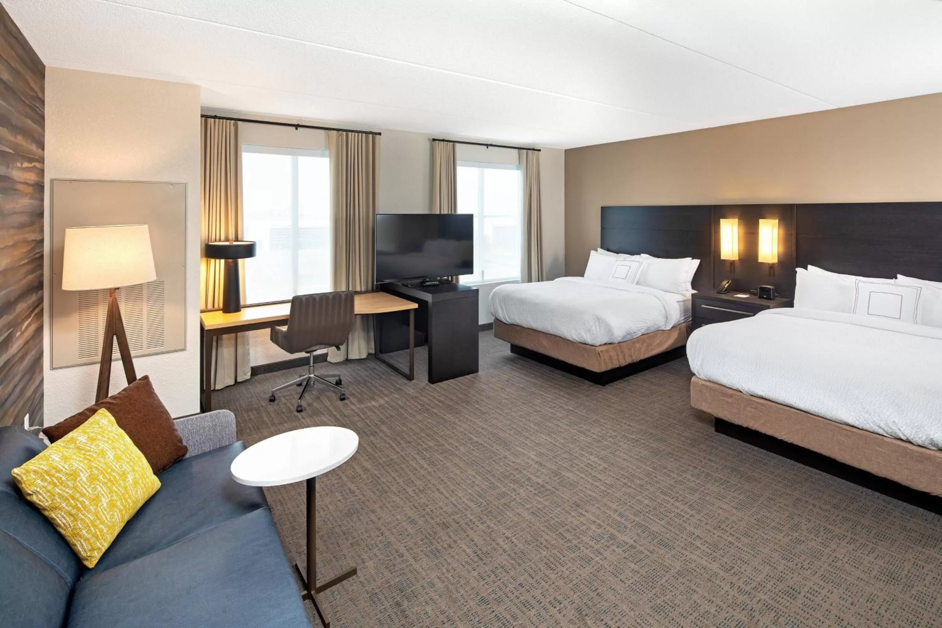 Photo of the whole room, Bed in Residence Inn by Marriott Toronto Mississauga West