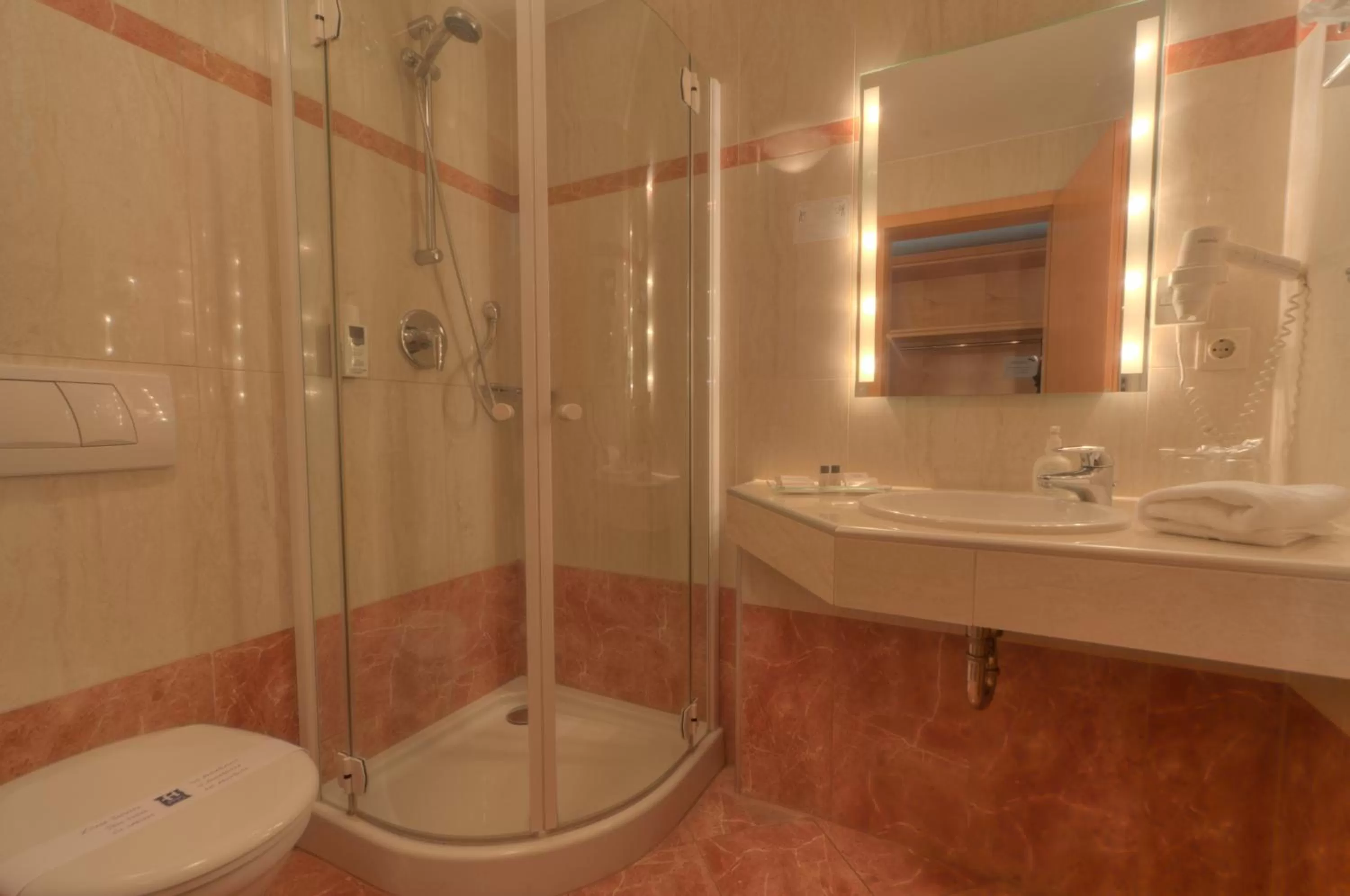 Bathroom in Hotel Lahnschleife