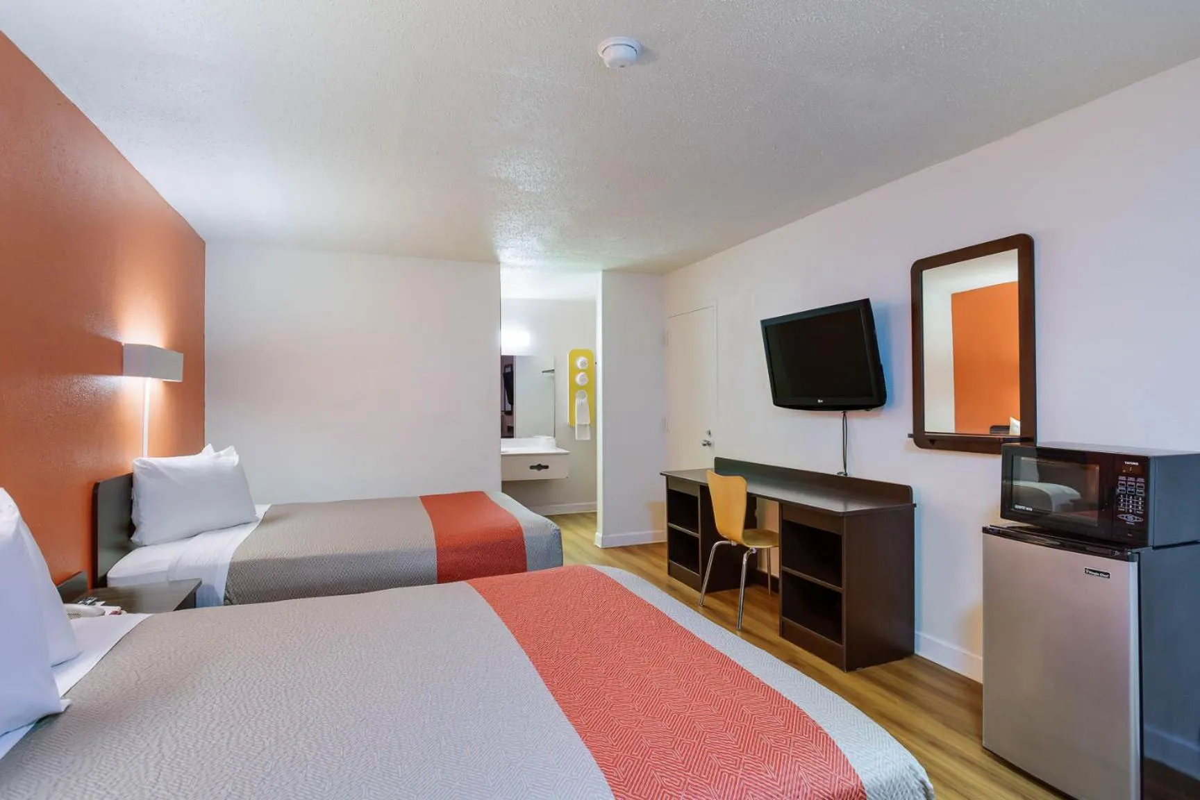 Other, Bed in Studio 6 Gainesville, Fl