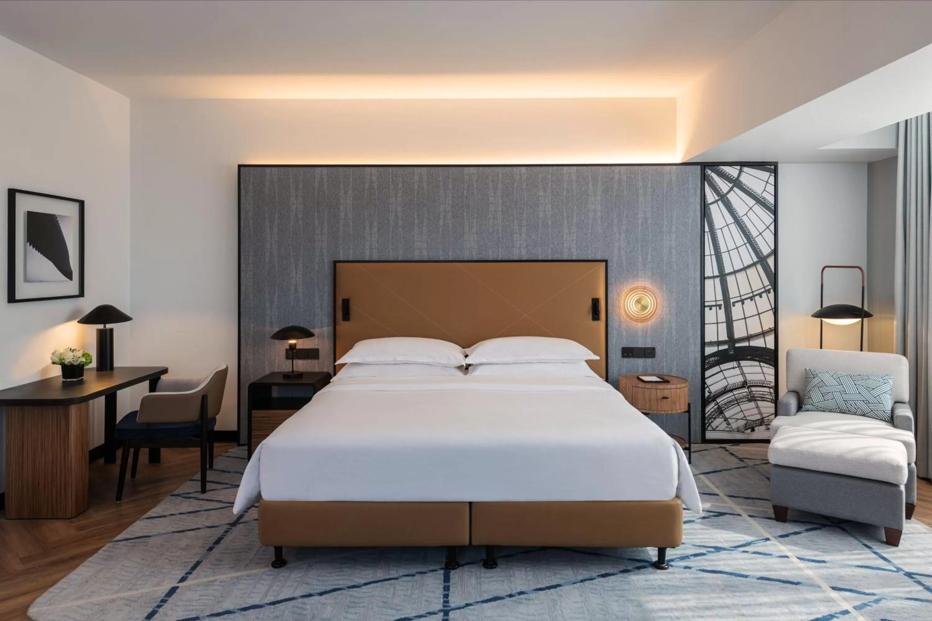 Bedroom, Bed in Sheraton Mall of the Emirates Hotel, Dubai