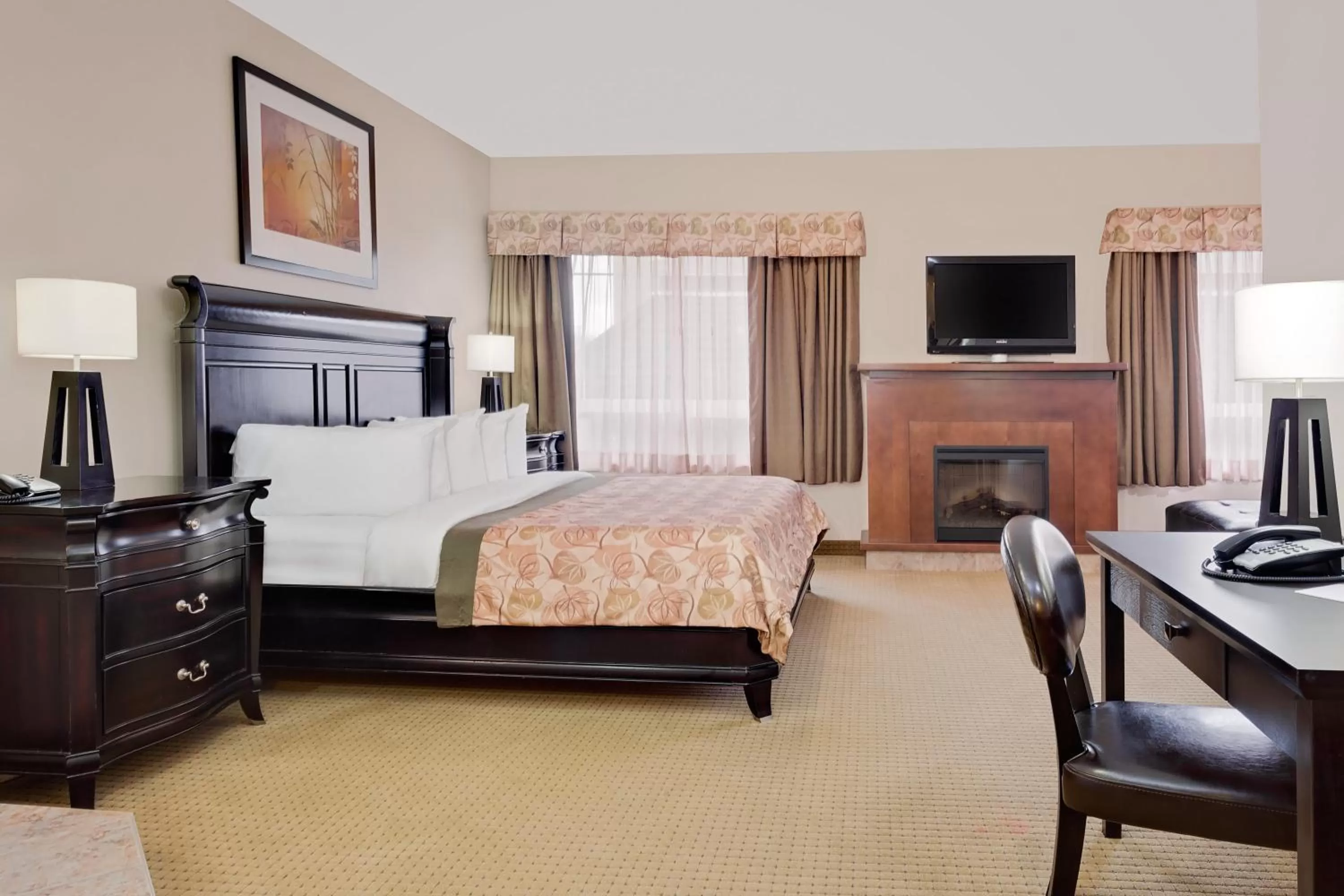 Bedroom, Bed in Ramada by Wyndham Lac La Biche