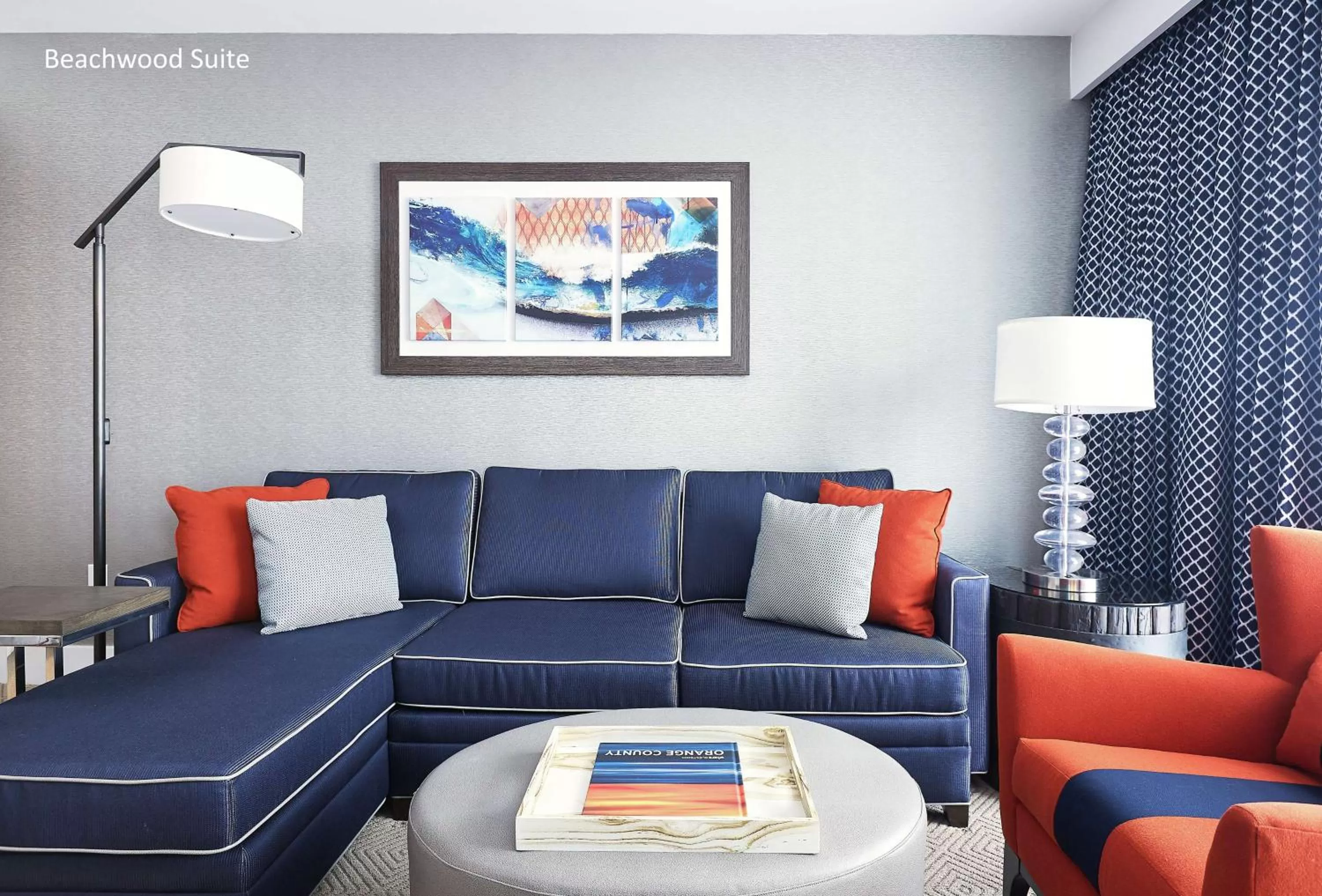 Living room in The Waterfront Beach Resort, A Hilton Hotel