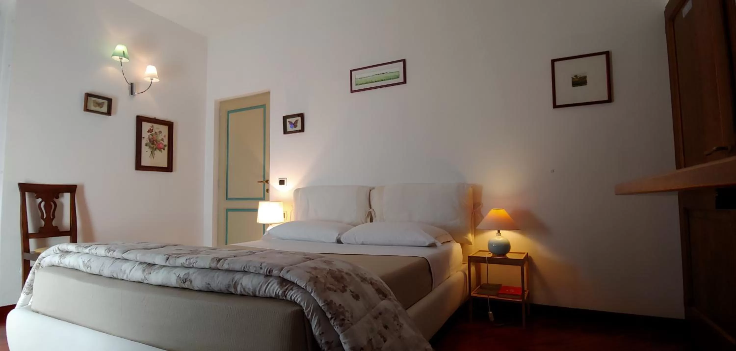 Photo of the whole room, Bed in Torrebianca Tuscany