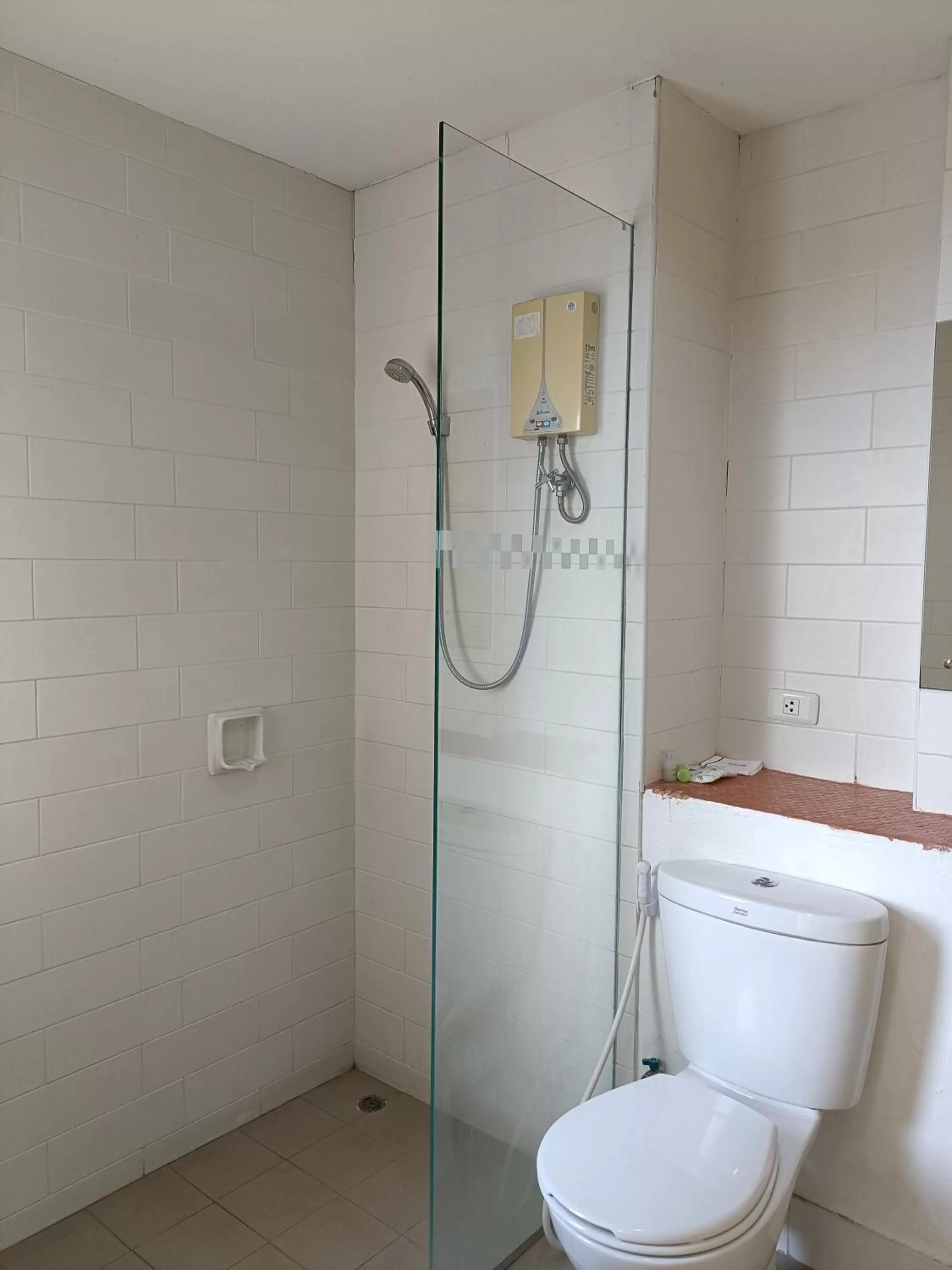 Bathroom in JL Bangkok Hotel