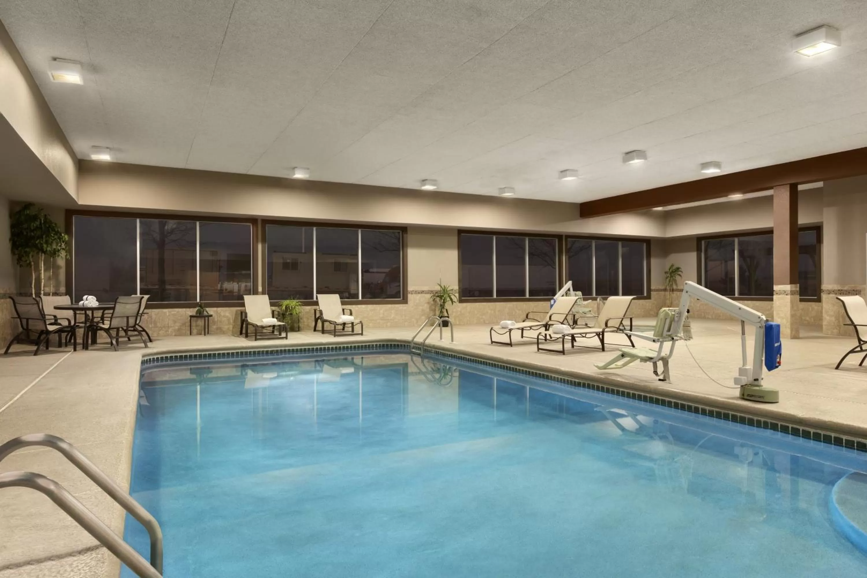 Swimming pool in Country Inn & Suites by Radisson, Sidney, NE