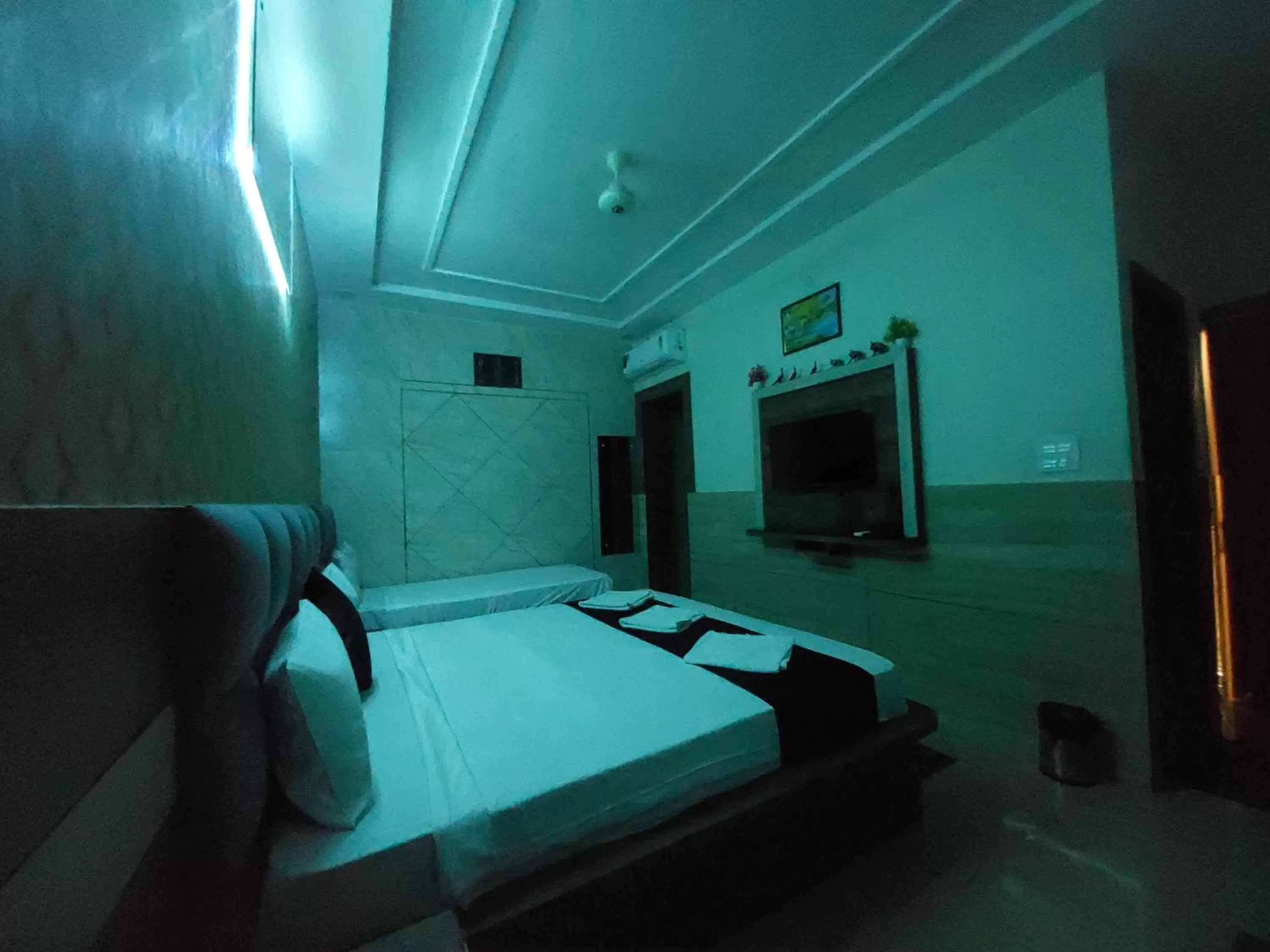 Bed in Taj Nice Point Manage by Taj Sunrise Group