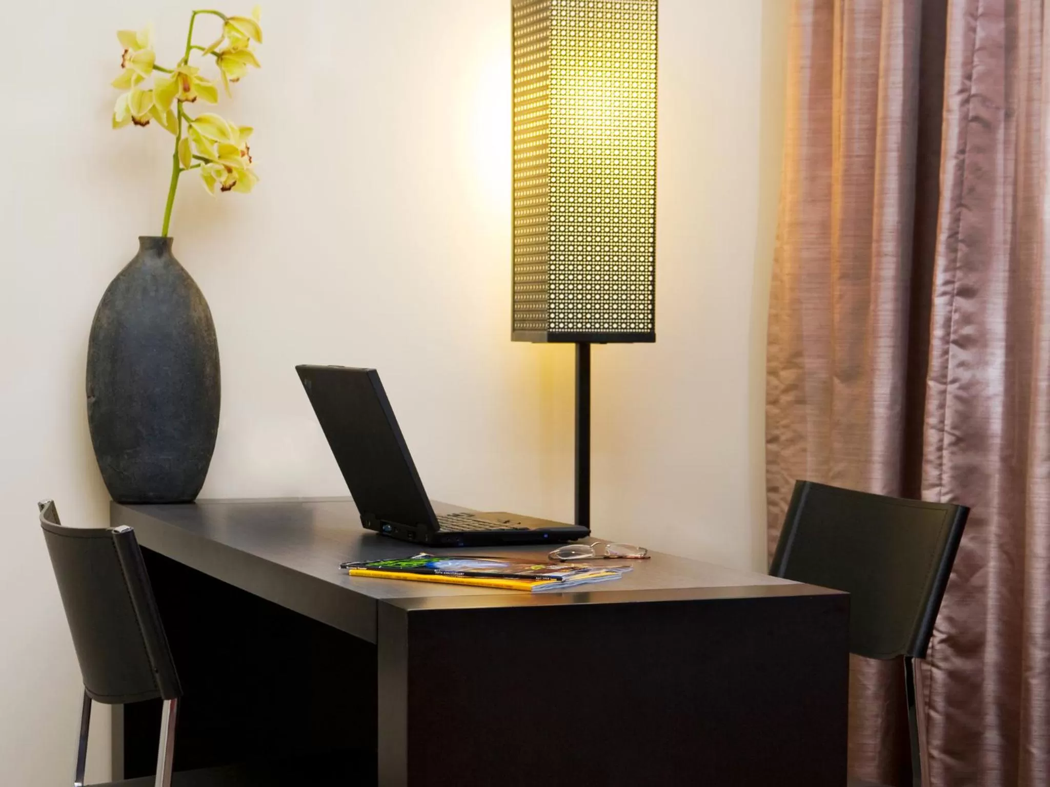 Seating area in Dan Boutique Hotel Jerusalem