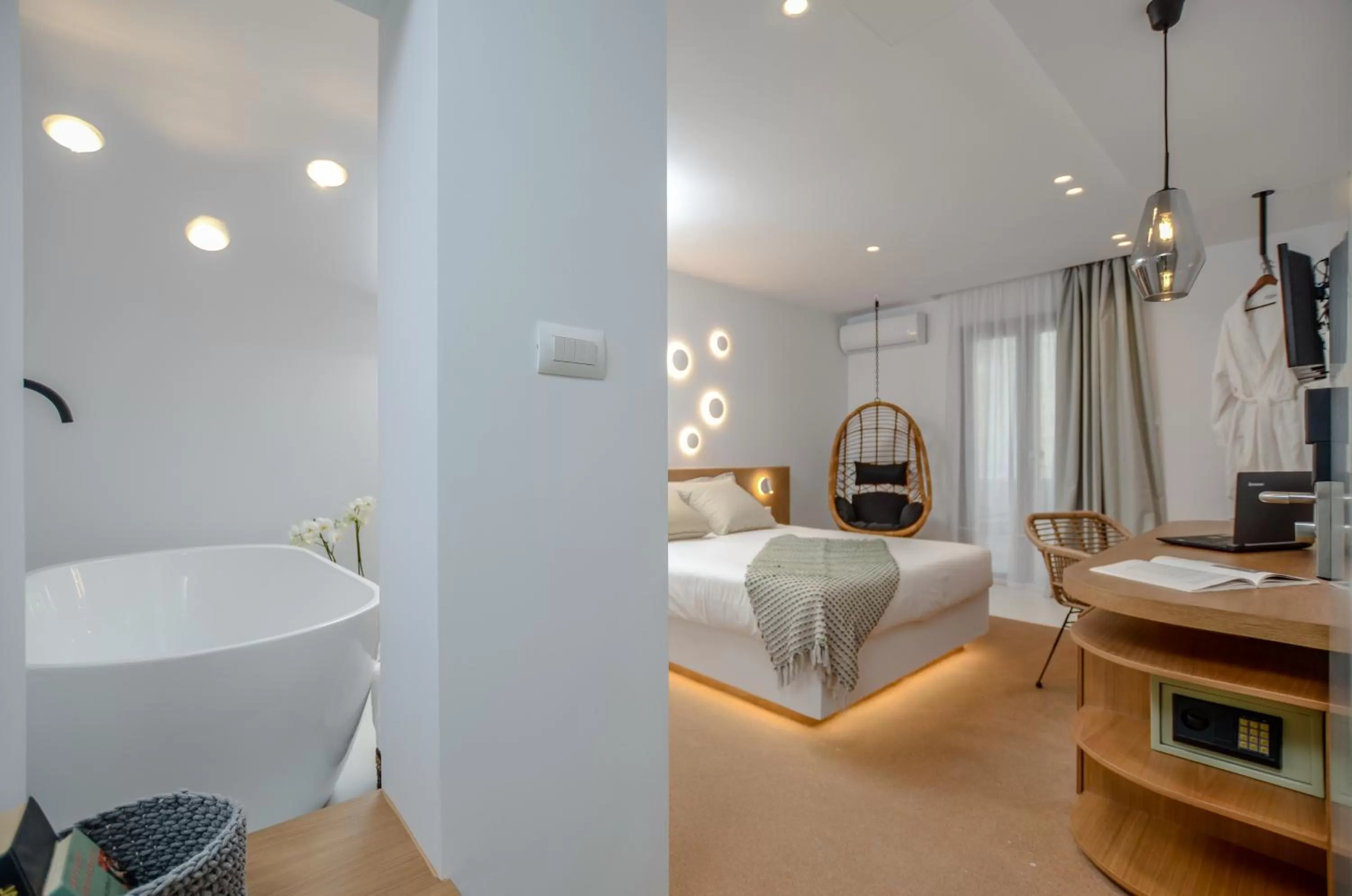 Photo of the whole room, Bed in Argo Boutique Hotel