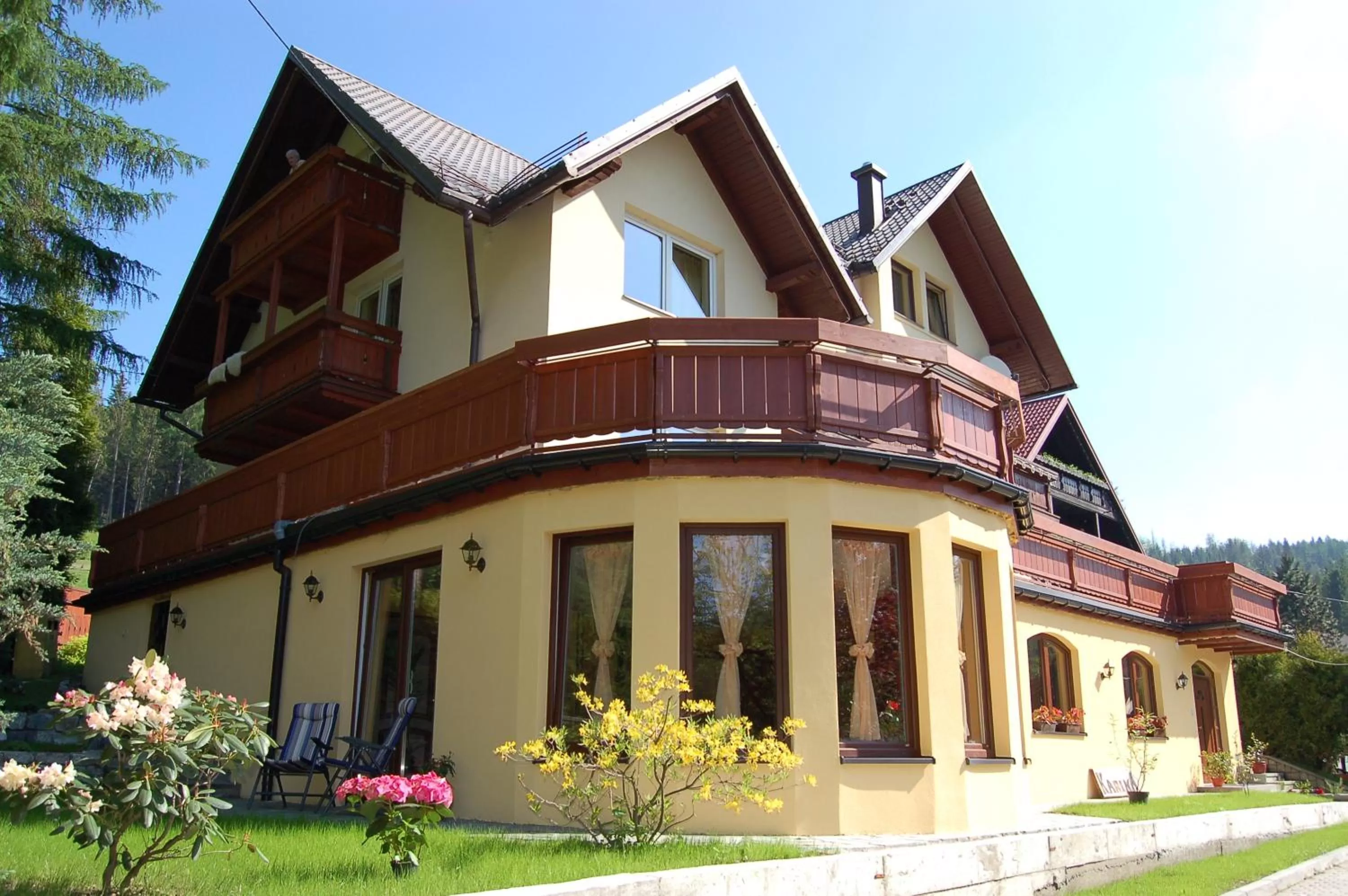 Facade/entrance, Property Building in Karina