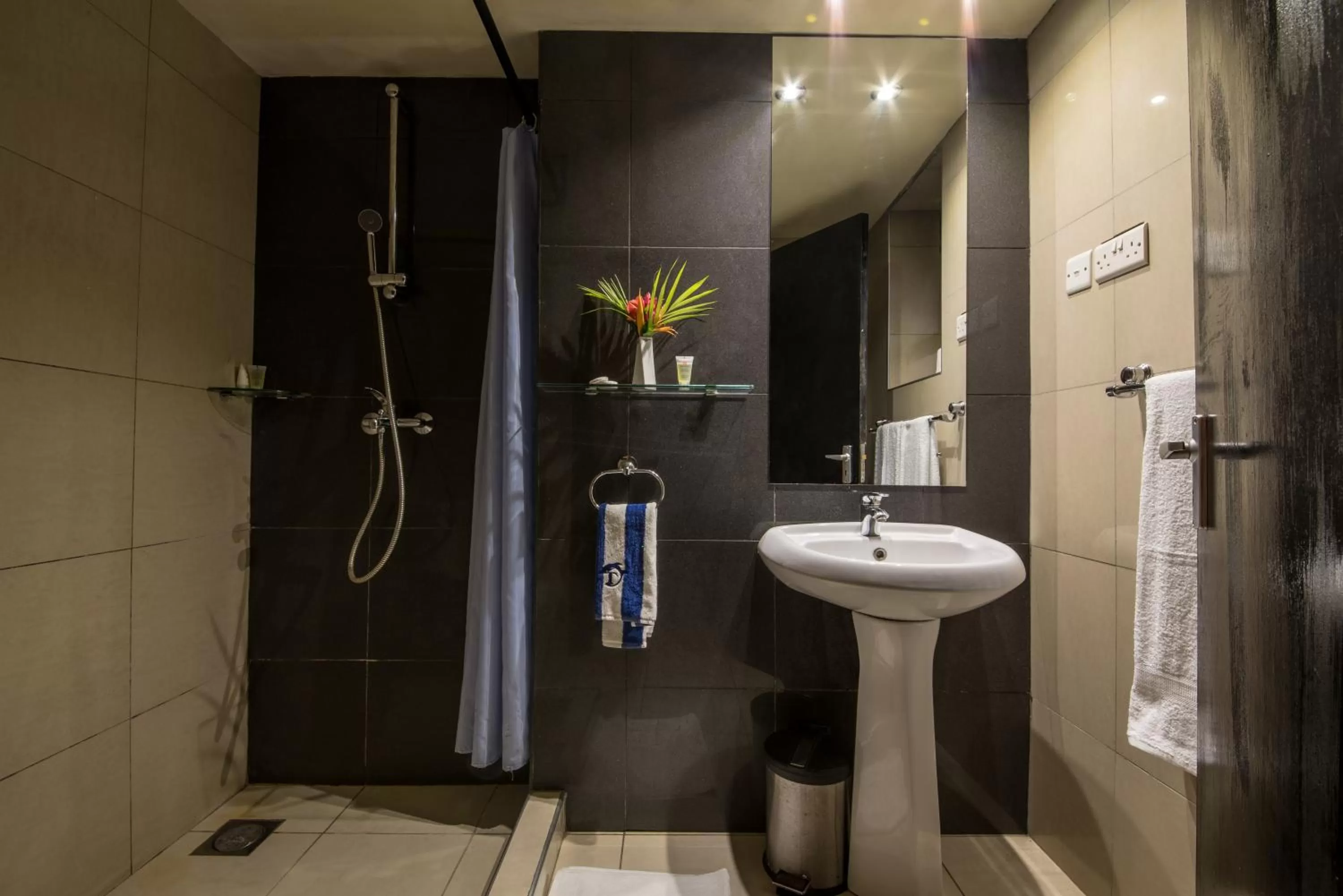 Bath in Dolphin Suites