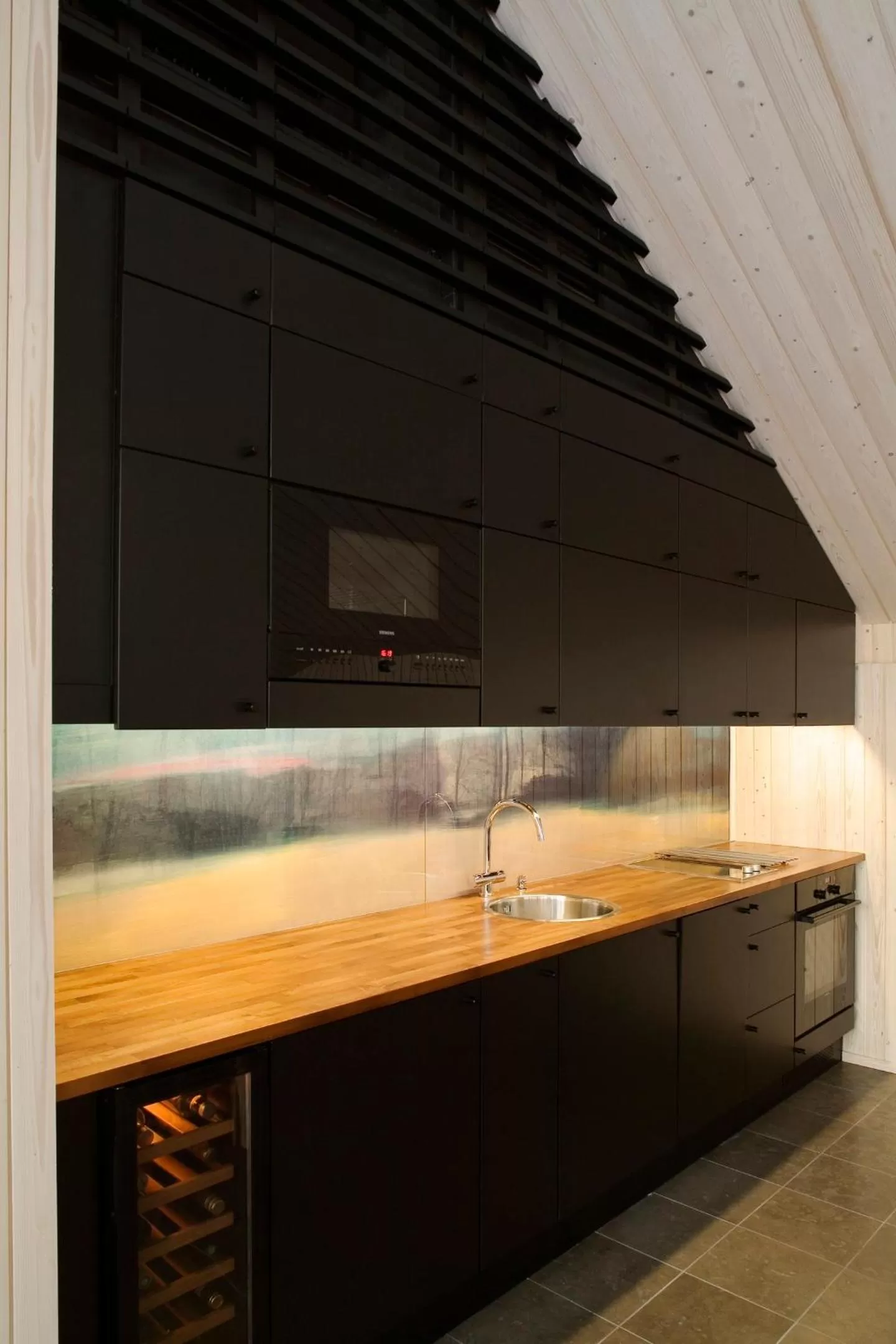 Kitchen or kitchenette, Bathroom in Saimaanranta Resort by Anttolanhovi