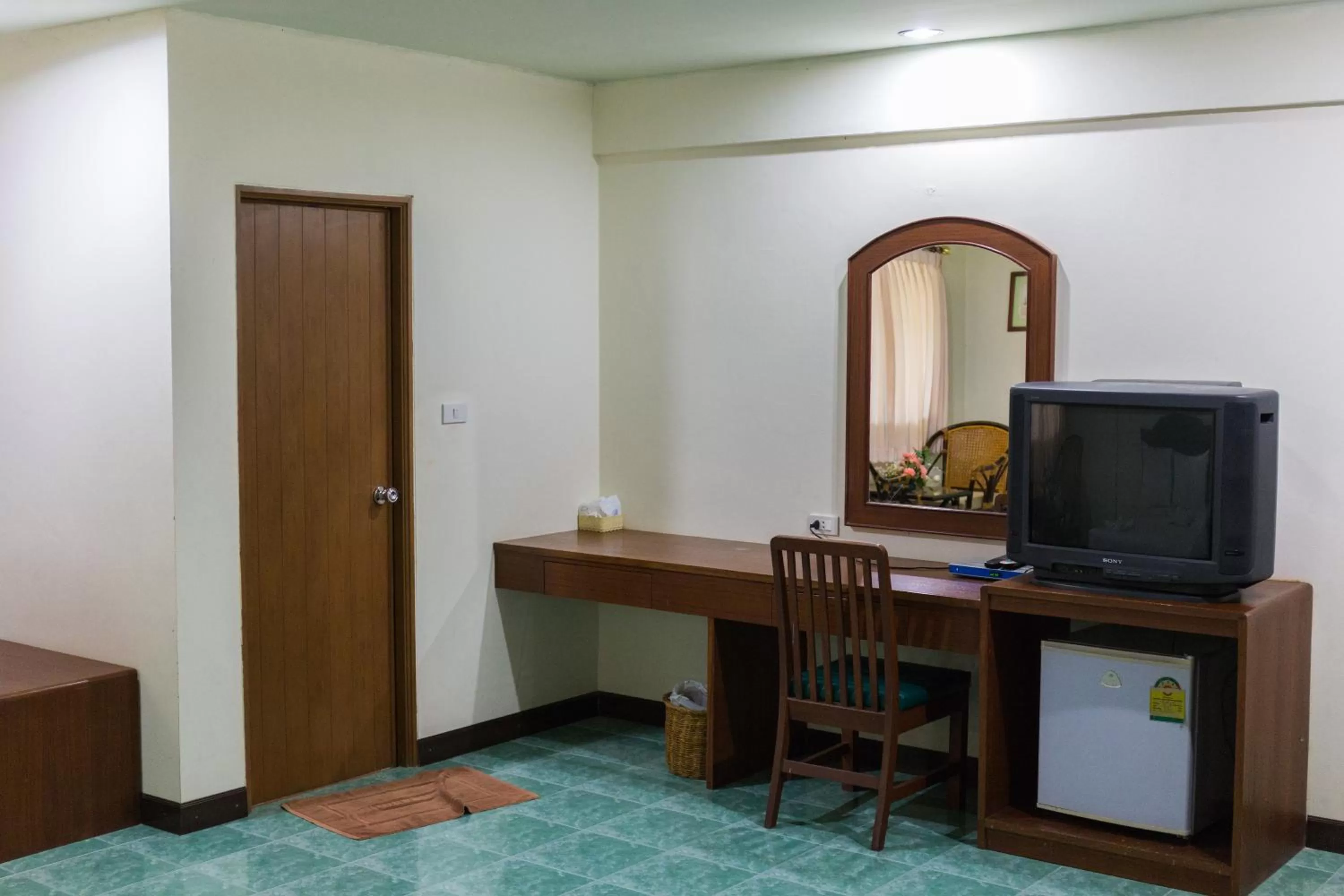 Photo of the whole room, TV/Entertainment Center in Forum House Hotel Krabi