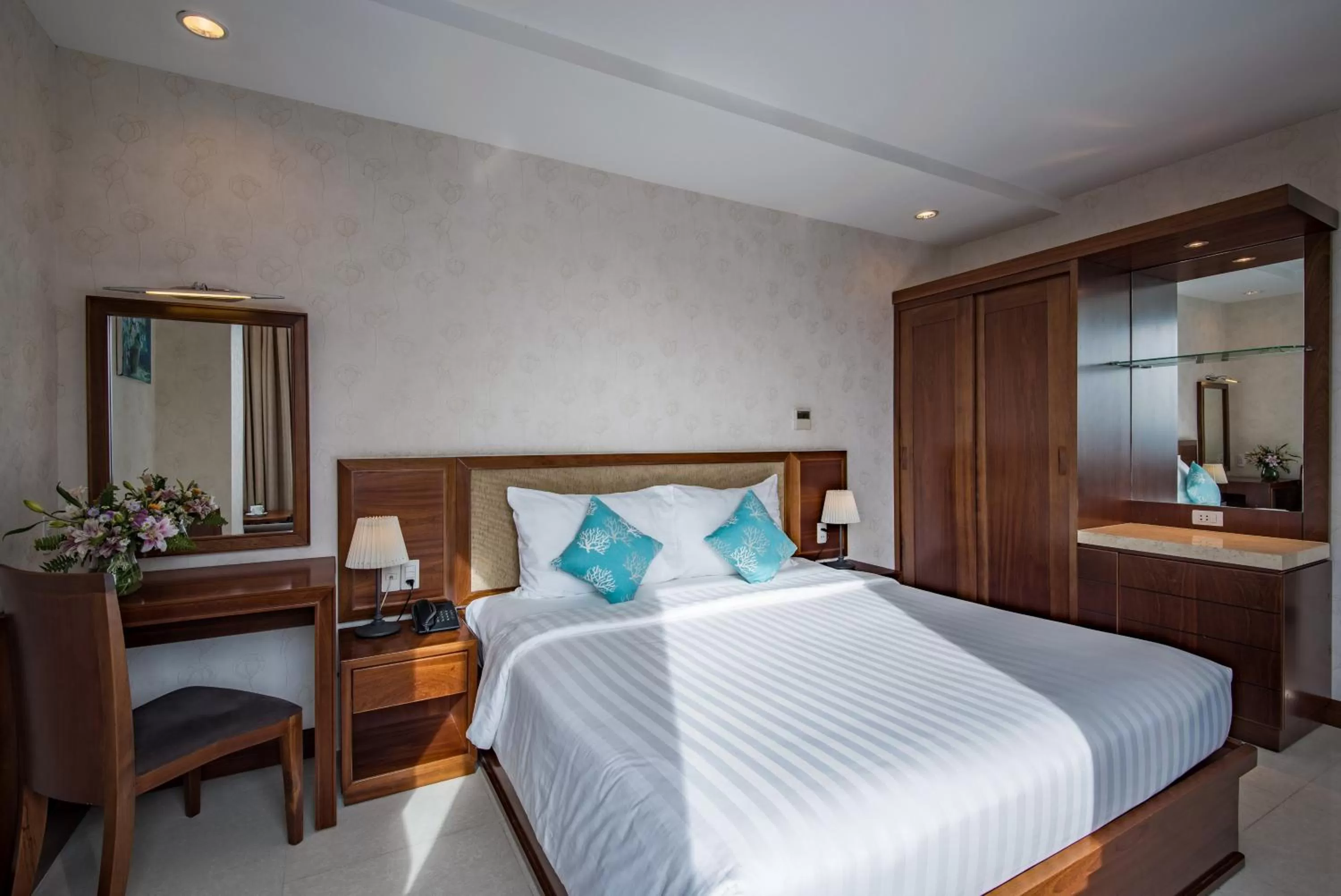 Photo of the whole room, Bed in Aquari Hotel